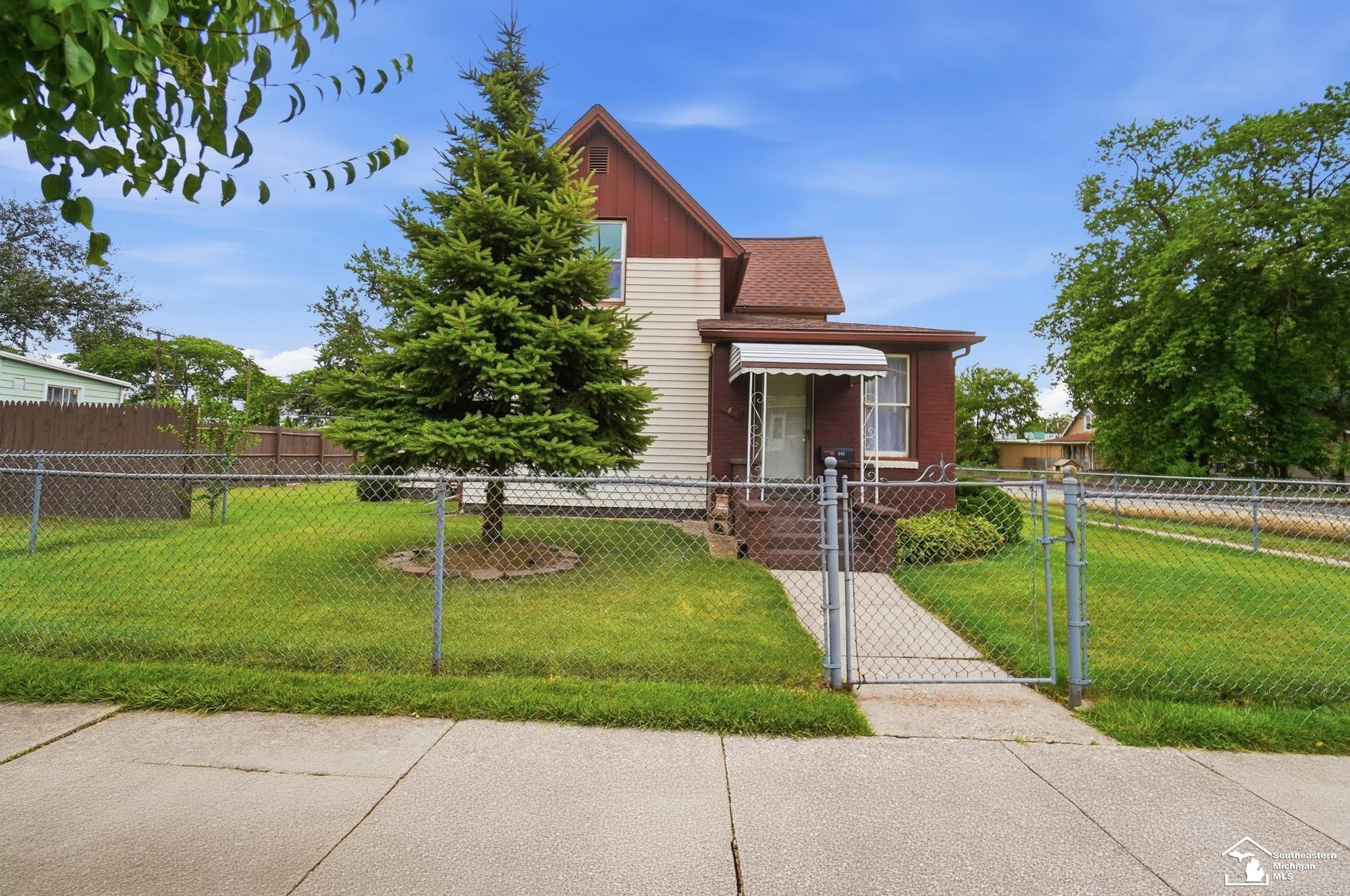 943 E 4th Street, Monroe, MI 48161 — Photo 2