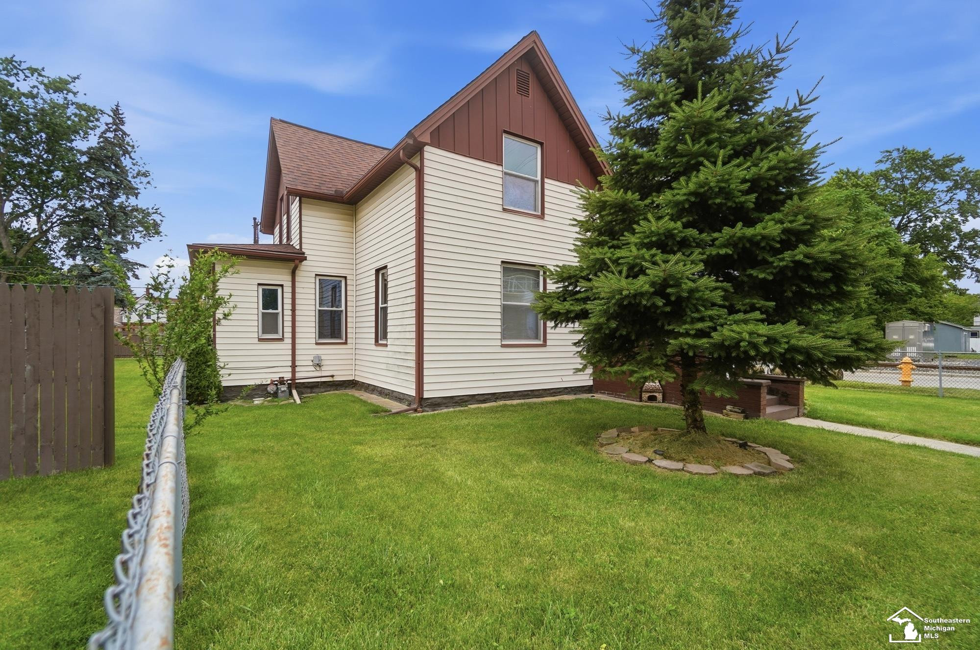 943 E 4th Street, Monroe, MI 48161 — Photo 3
