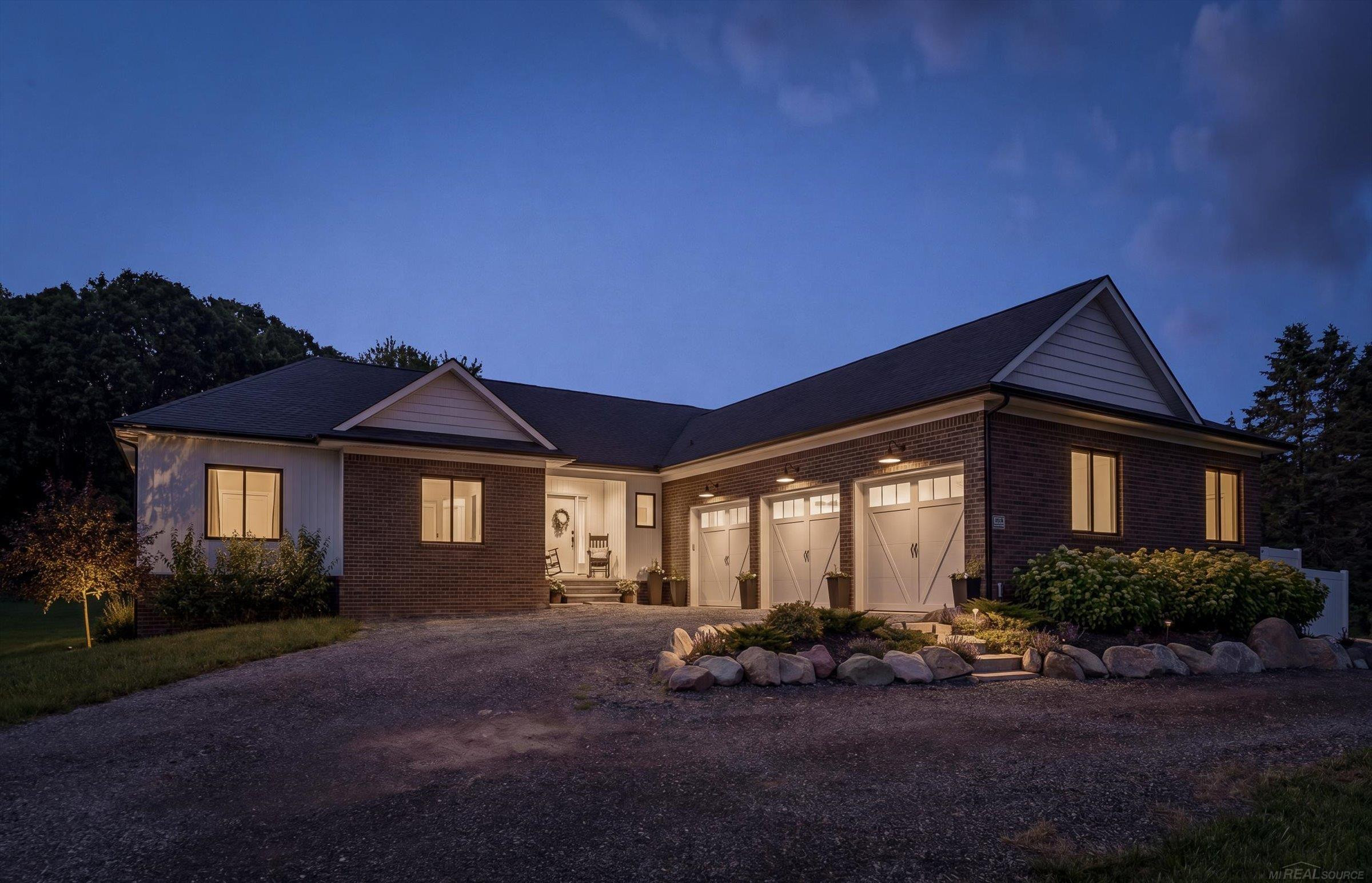 370 Windridge Lane, Ortonville, MI 48462 — front exterior