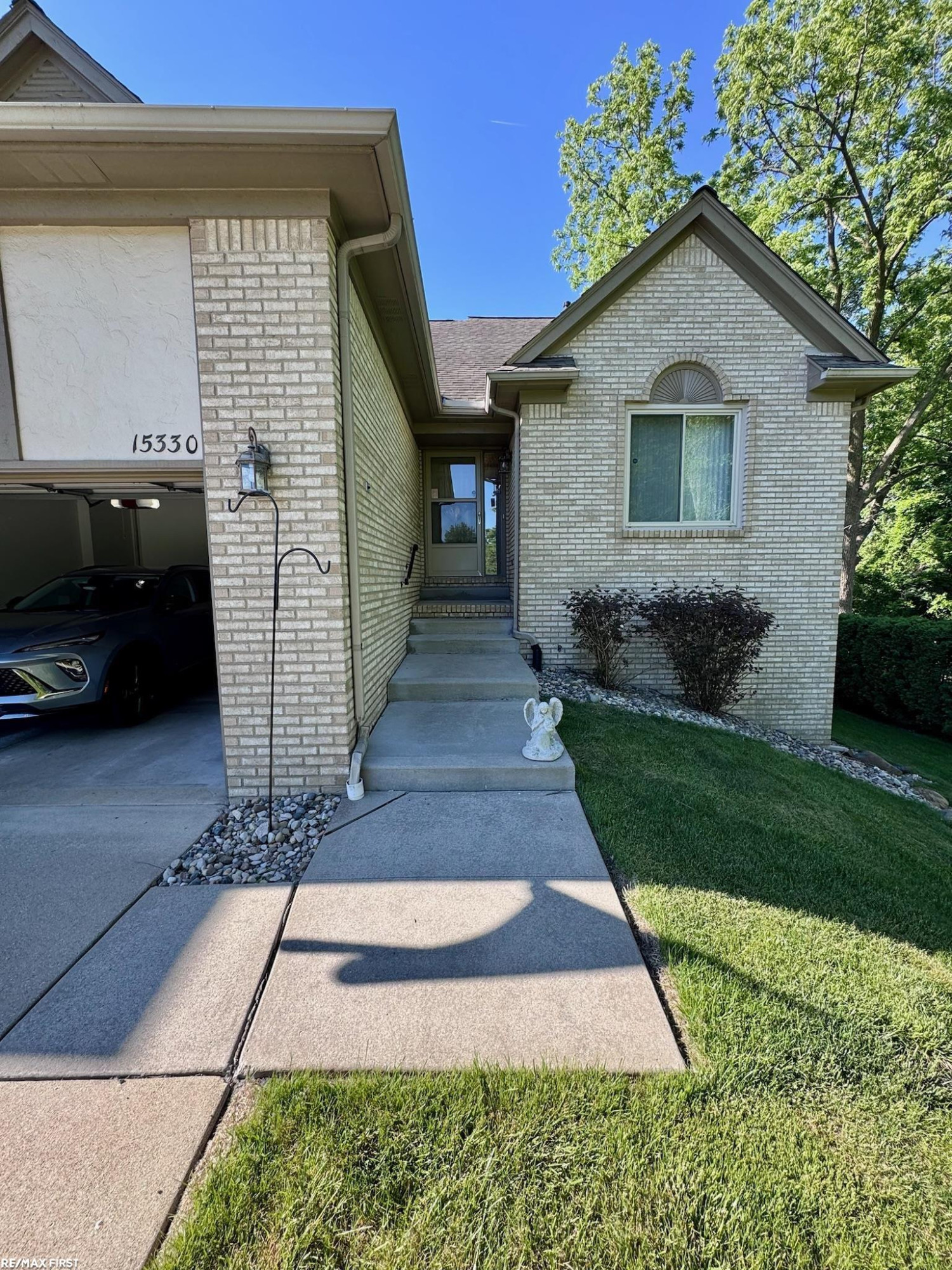 15330 Pebble Pointe Court, Clinton Twp, MI 48038 — Photo 2