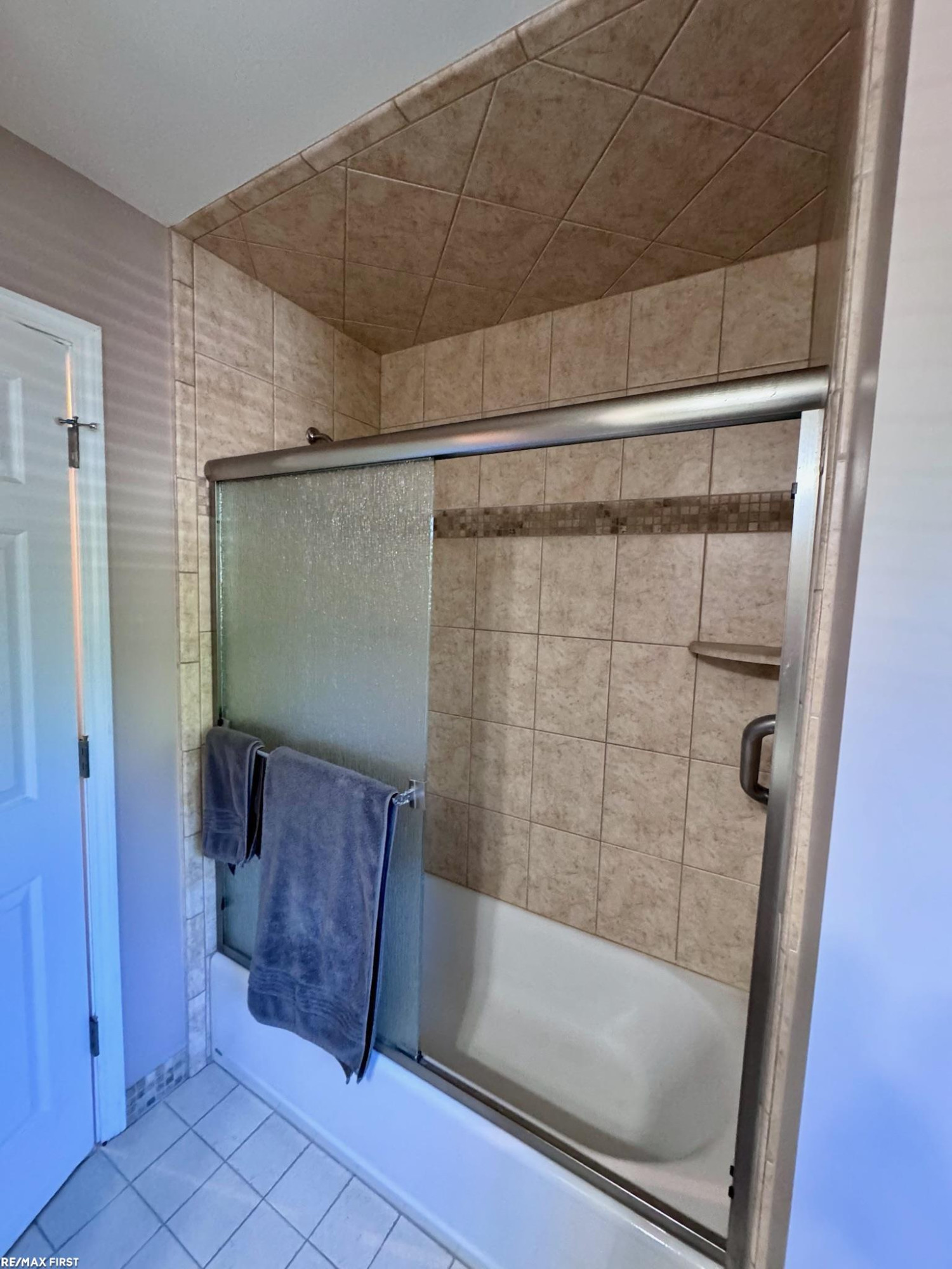 15330 Pebble Pointe Court, Clinton Twp, MI 48038 — Photo 16