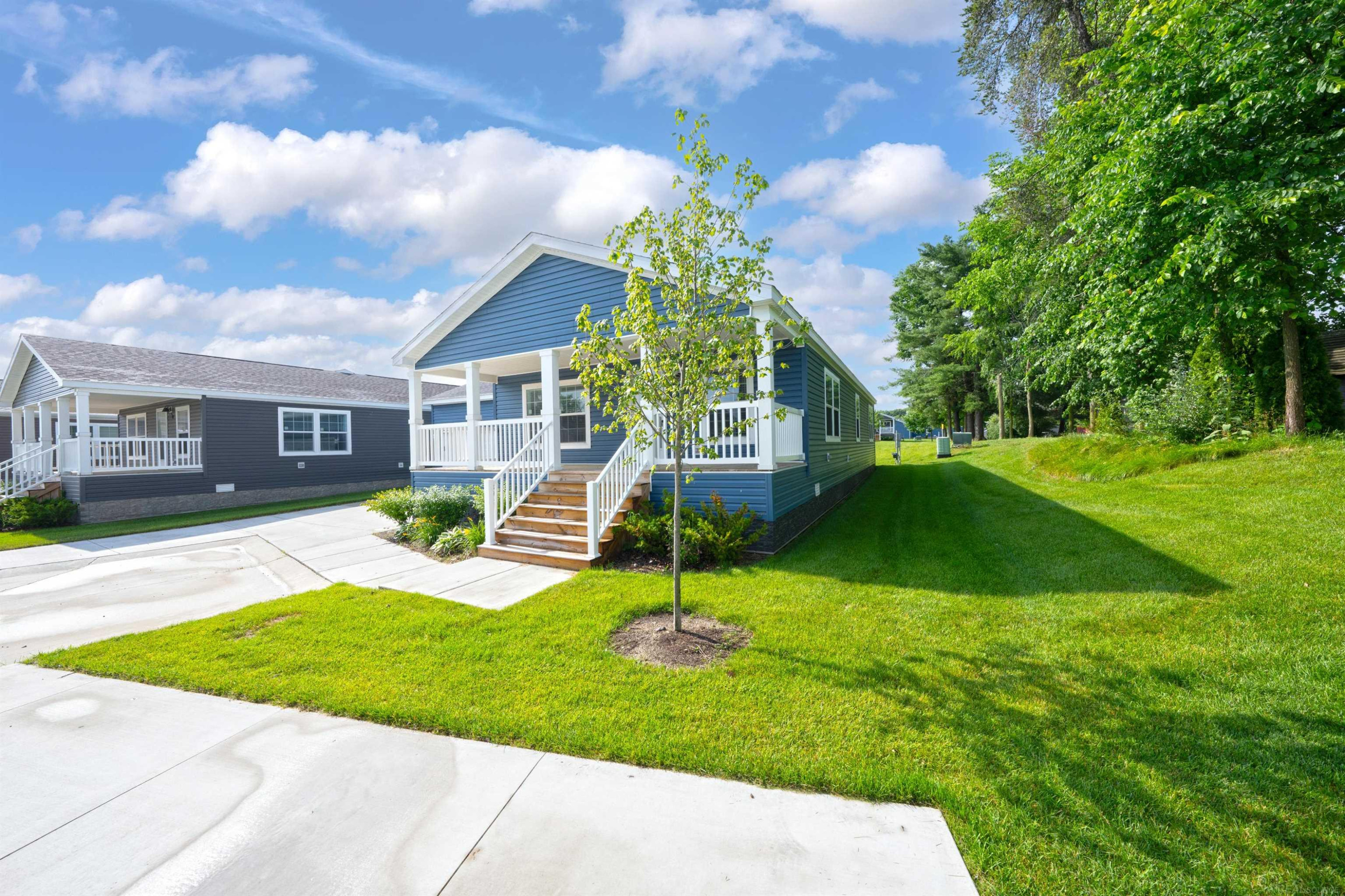 2756 Naples Court, Lapeer, MI 48446 — Photo 3