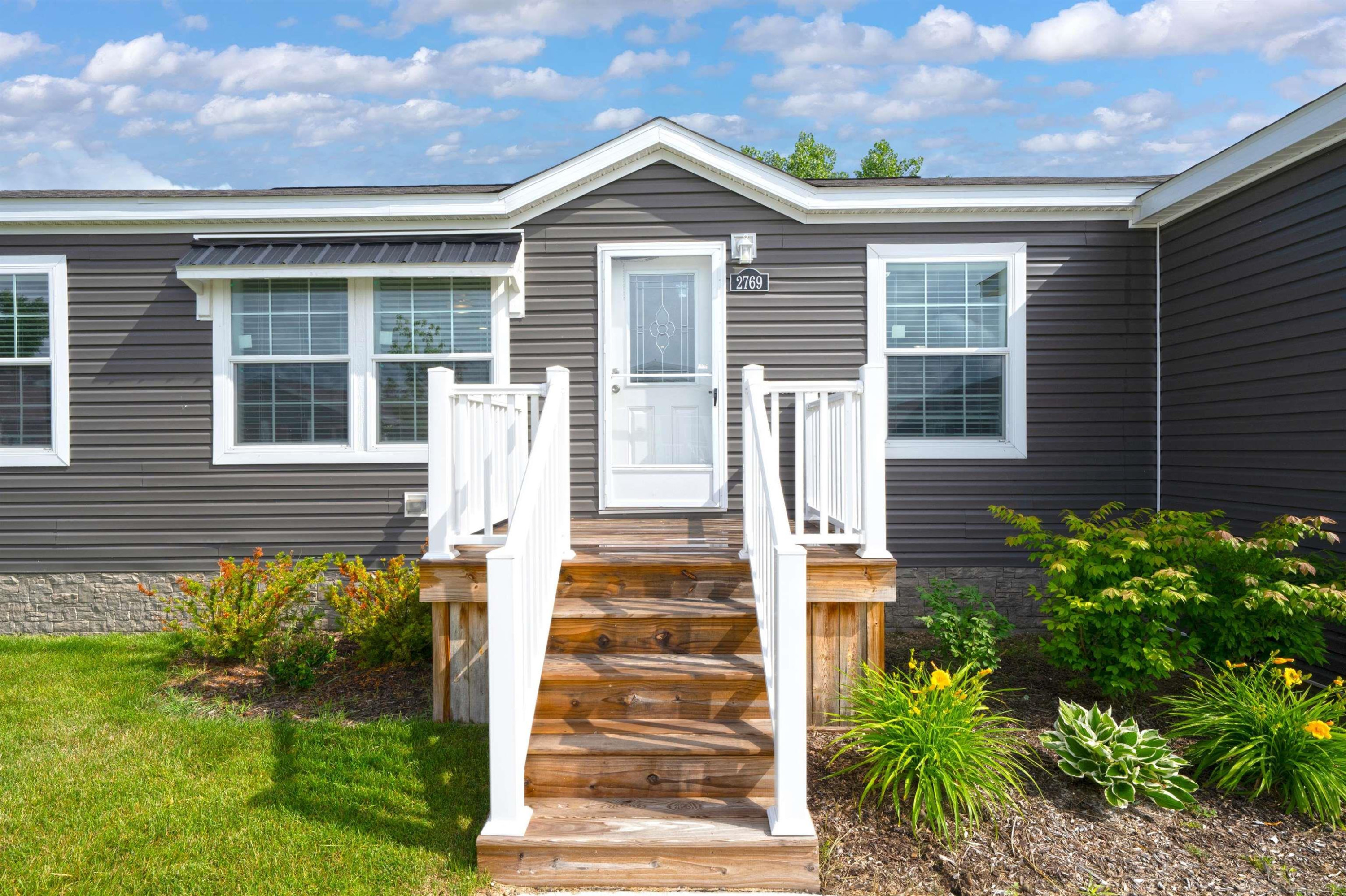 2769 Naples Court, Lapeer, MI 48446 — Photo 4