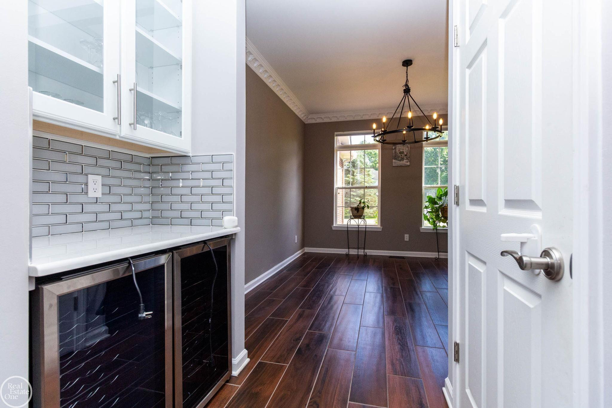 5426 Murray Court, Waterford, MI 48327 — Photo 13