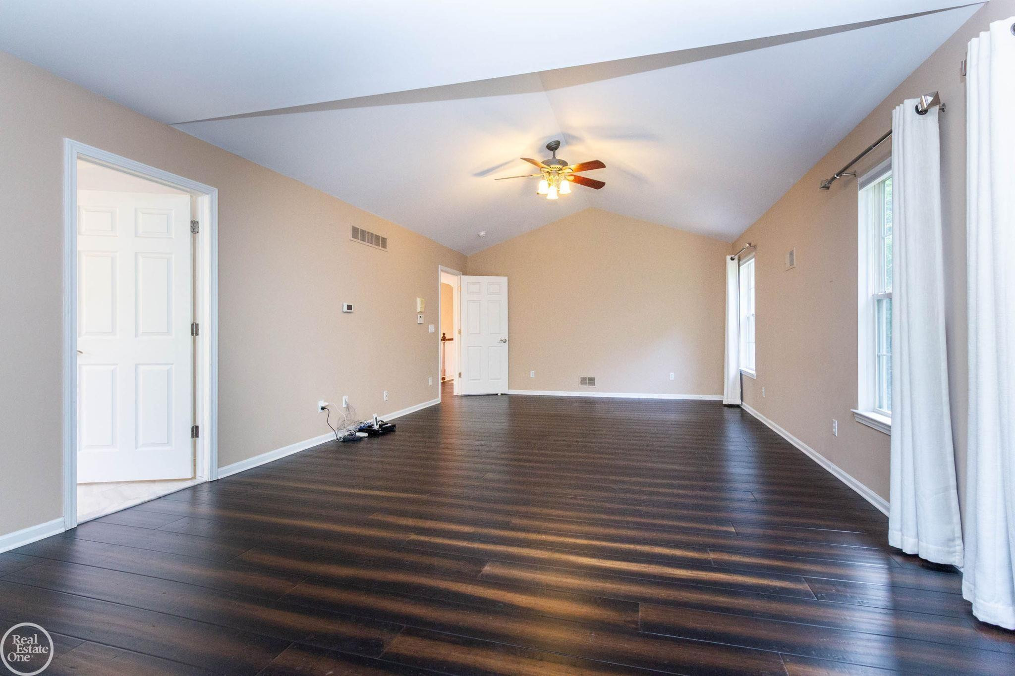 5426 Murray Court, Waterford, MI 48327 — Photo 27