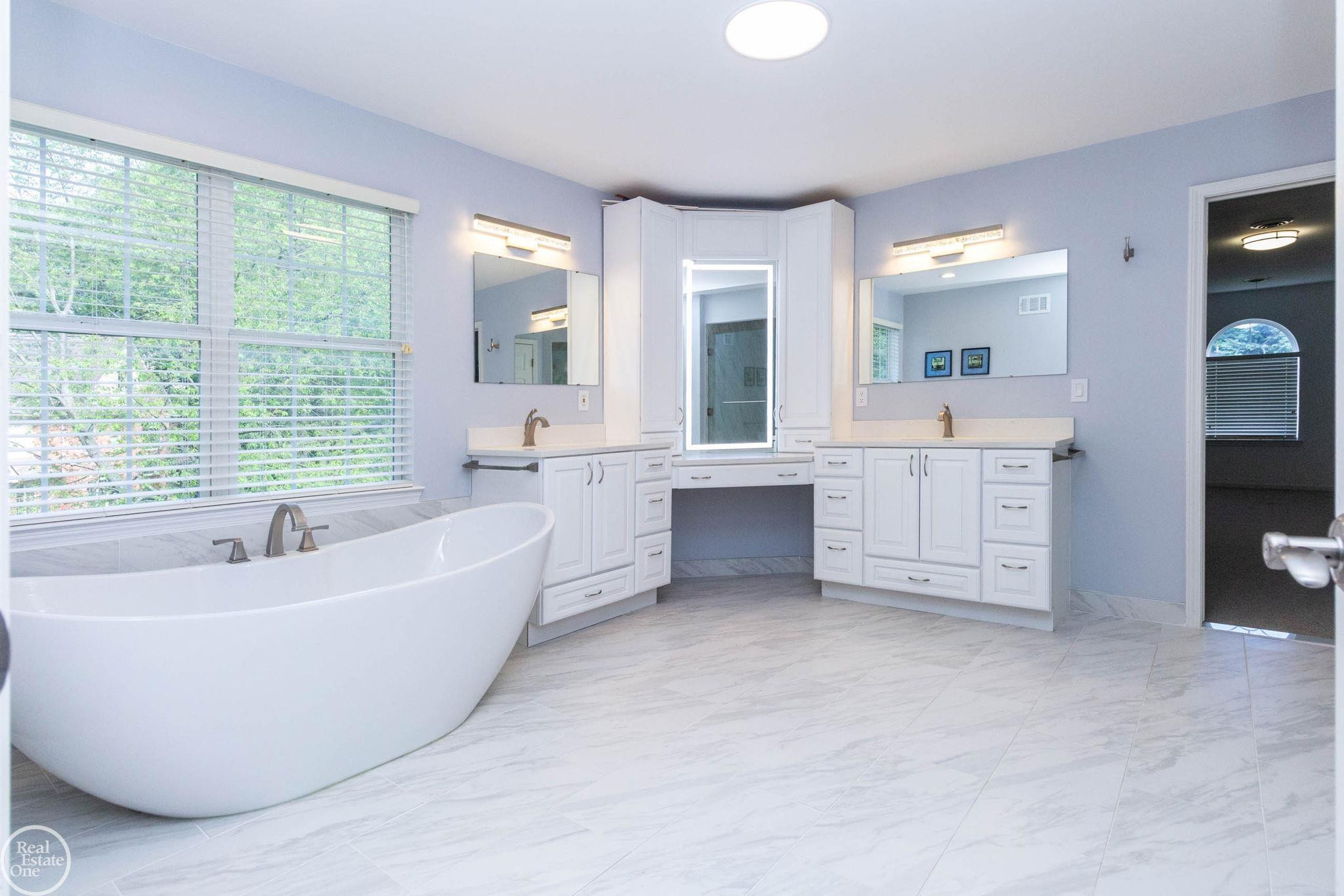5426 Murray Court, Waterford, MI 48327 — Photo 28