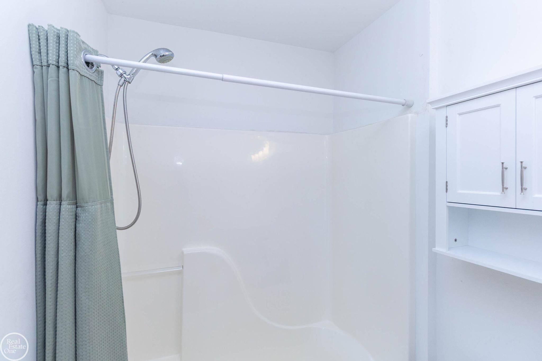 5426 Murray Court, Waterford, MI 48327 — Photo 40