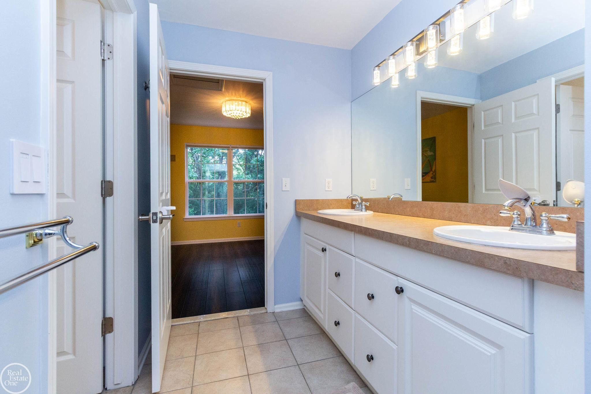5426 Murray Court, Waterford, MI 48327 — Photo 47