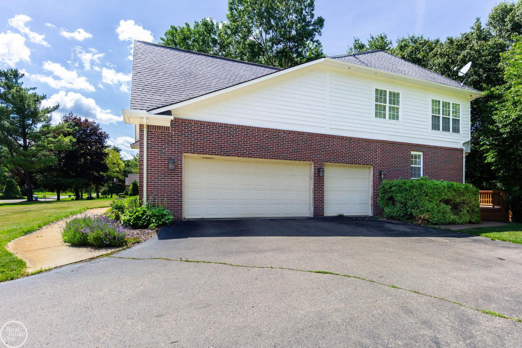 5426 Murray Court, Waterford, MI 48327 — Photo 63