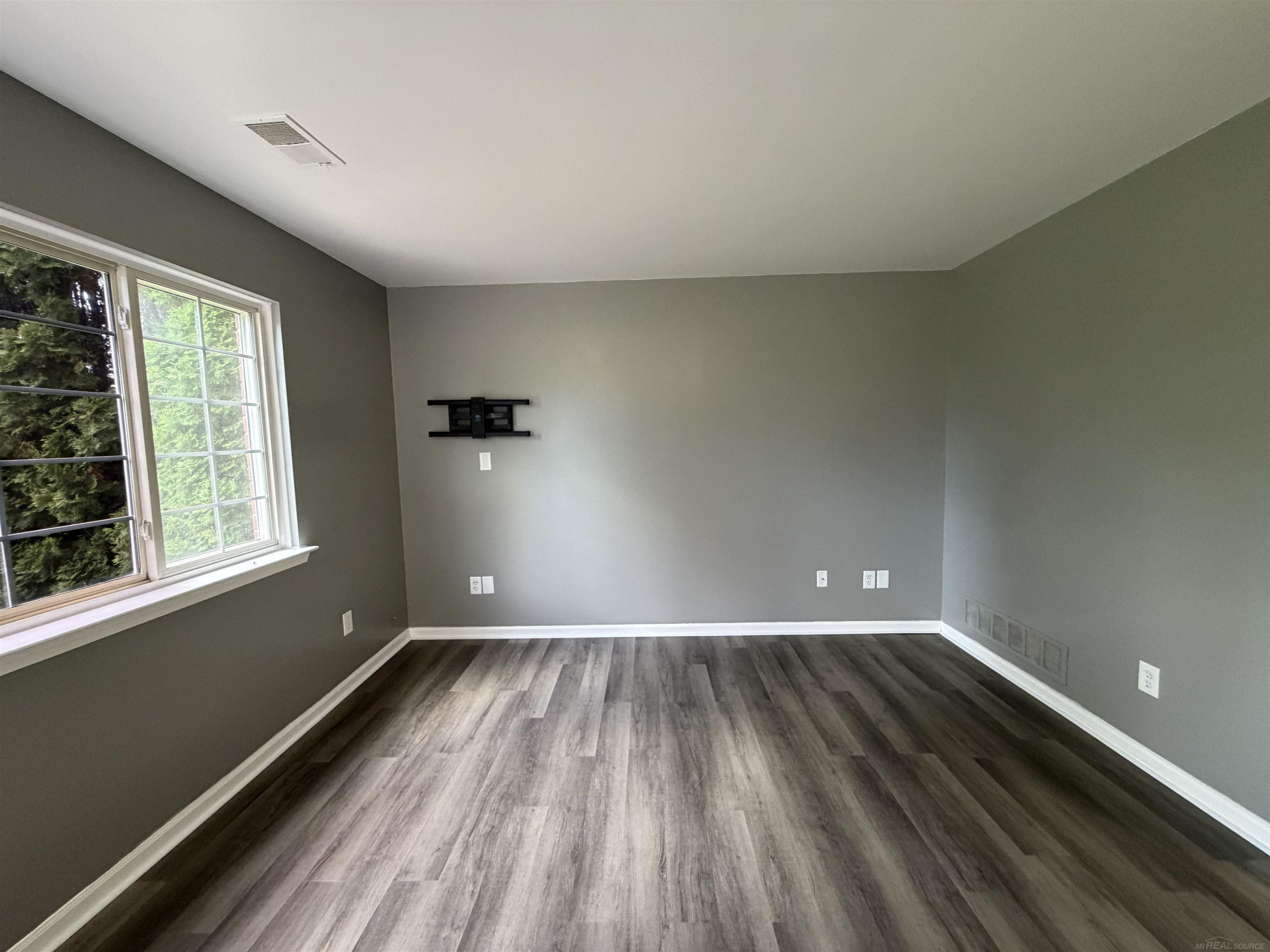 29740 Amy Lane, MI 48047 — Photo 6