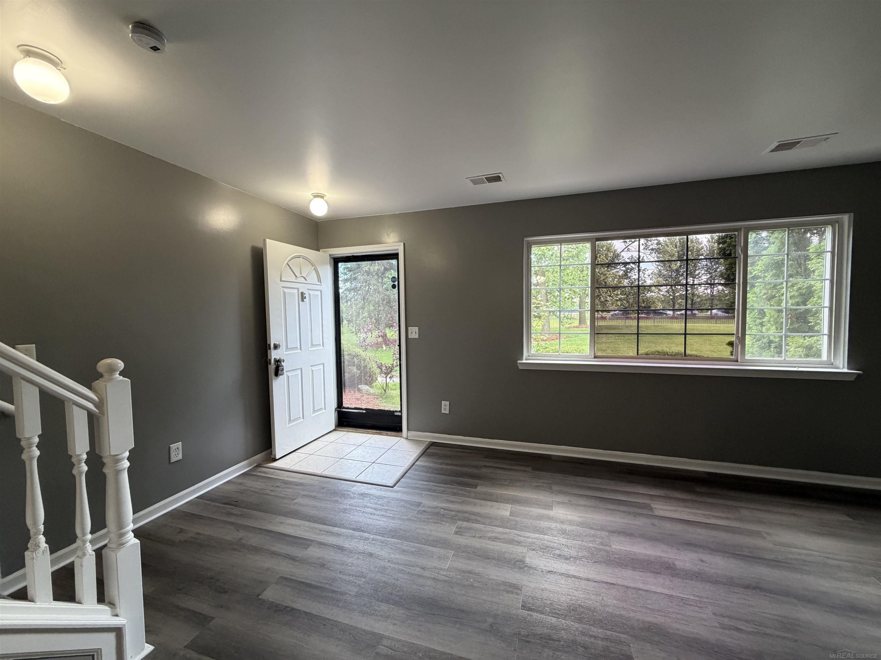 29740 Amy Lane, MI 48047 — Photo 2