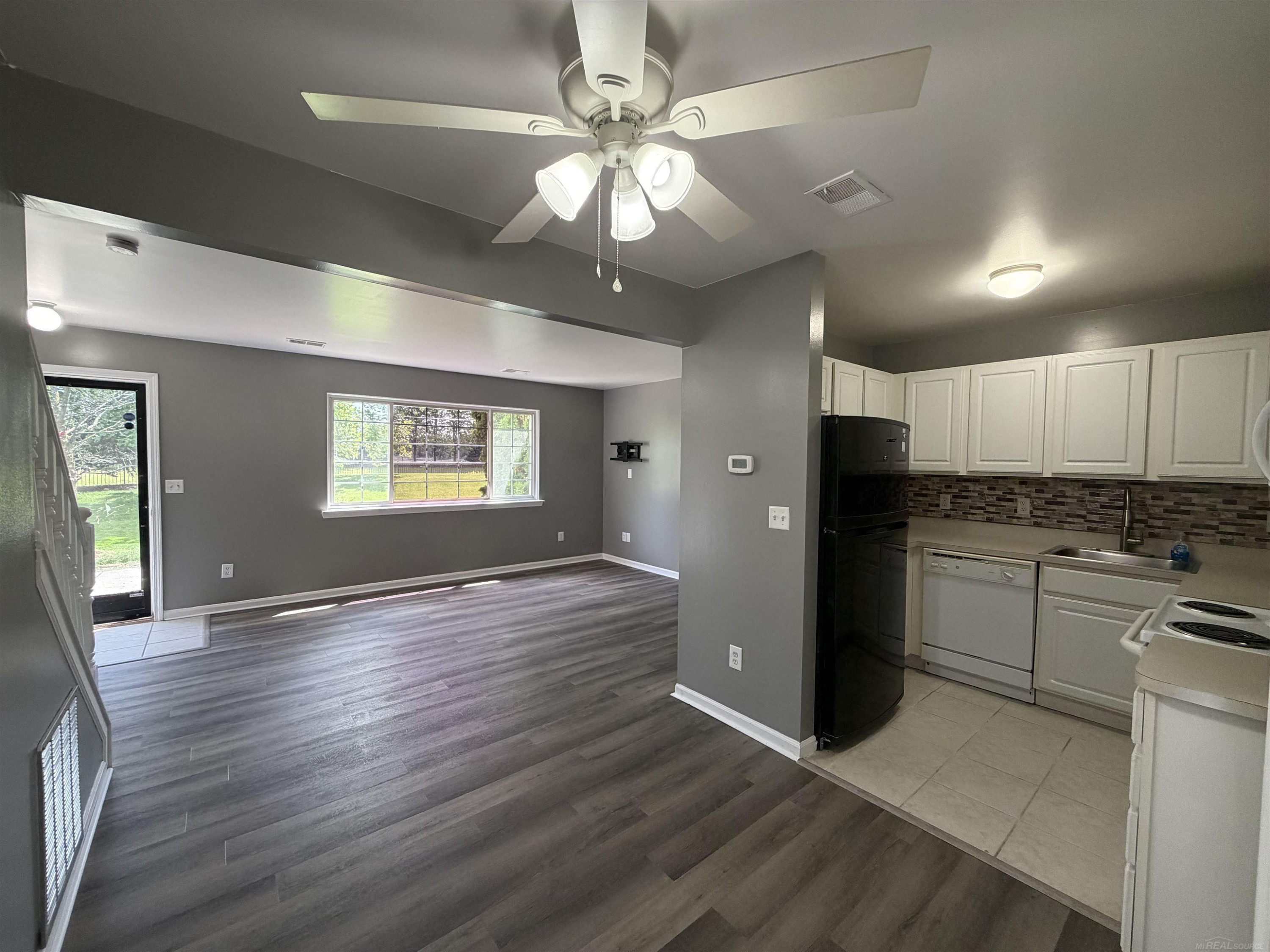 29740 Amy Lane, MI 48047 — Photo 8