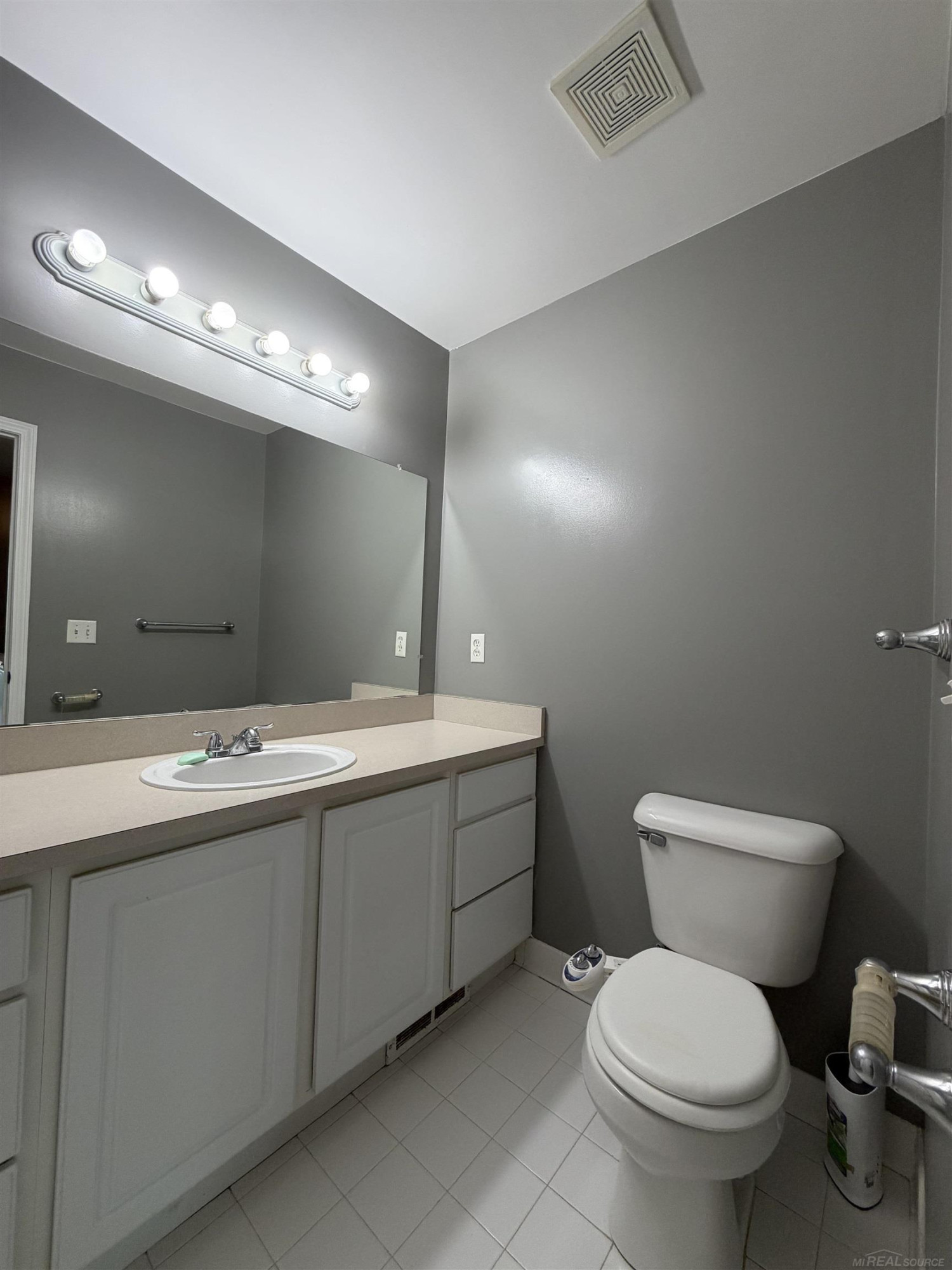 29740 Amy Lane, MI 48047 — Photo 18