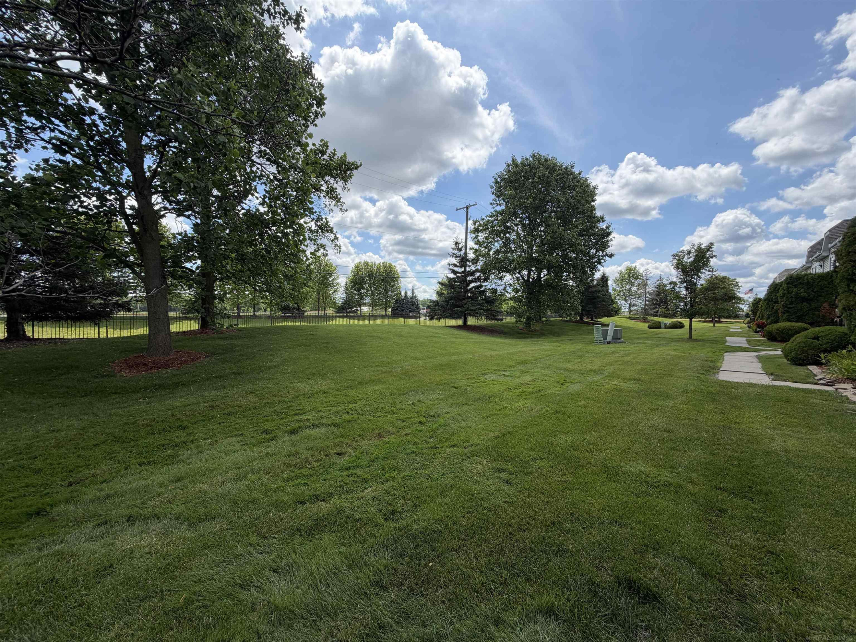 29740 Amy Lane, MI 48047 — Photo 27