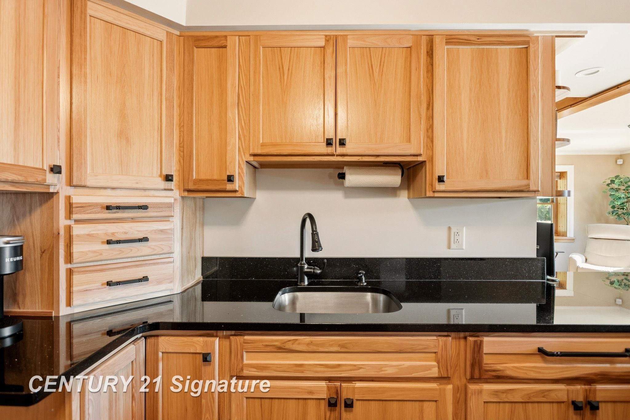 4065 N River Road, Freeland, MI 48623 — Photo 9