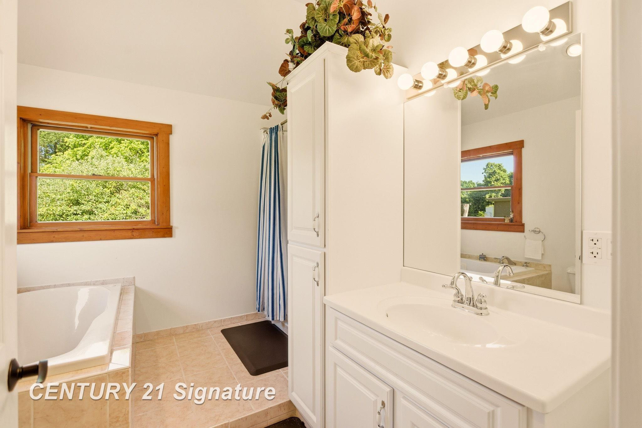 4065 N River Road, Freeland, MI 48623 — Photo 21