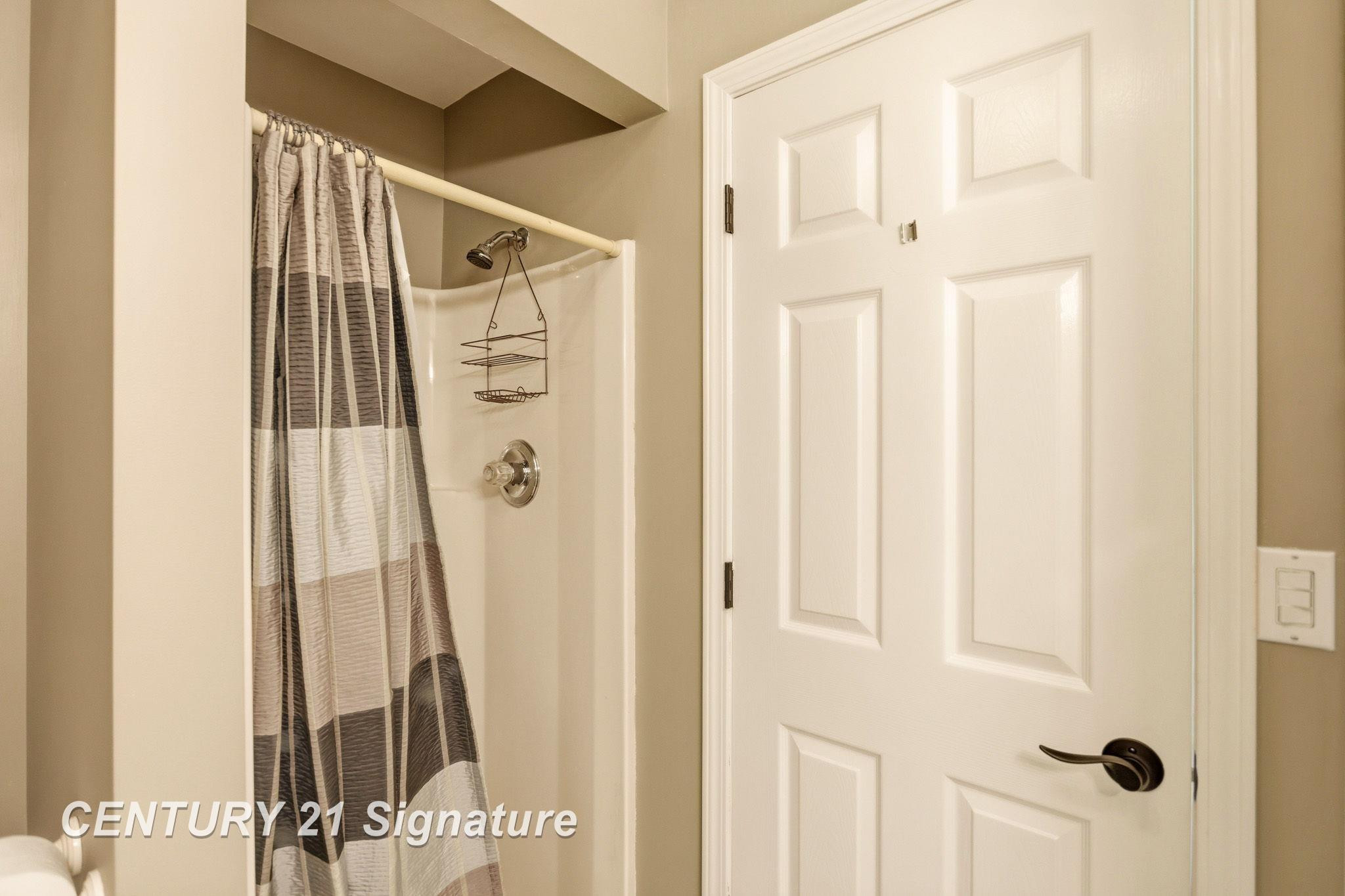 4065 N River Road, Freeland, MI 48623 — Photo 27