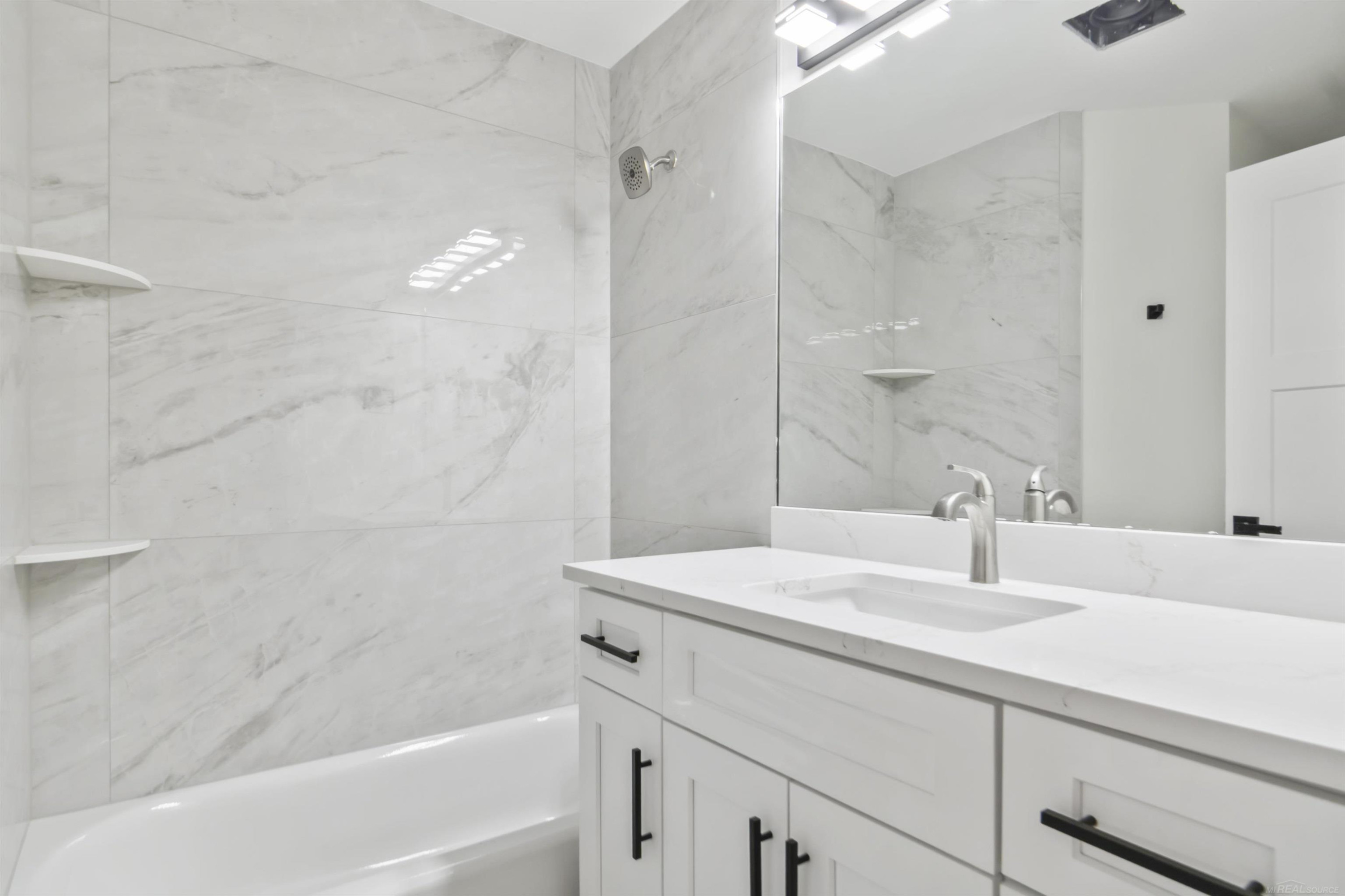 45537 Gable Drive, Macomb, MI 48088 — Photo 16