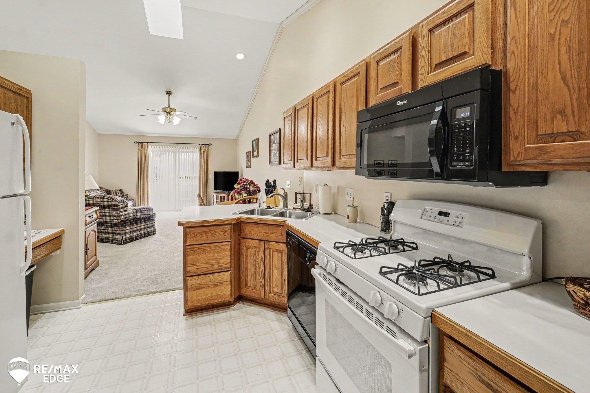 9606 Creek View Court, 107, Davison, MI 48423 — Photo 7