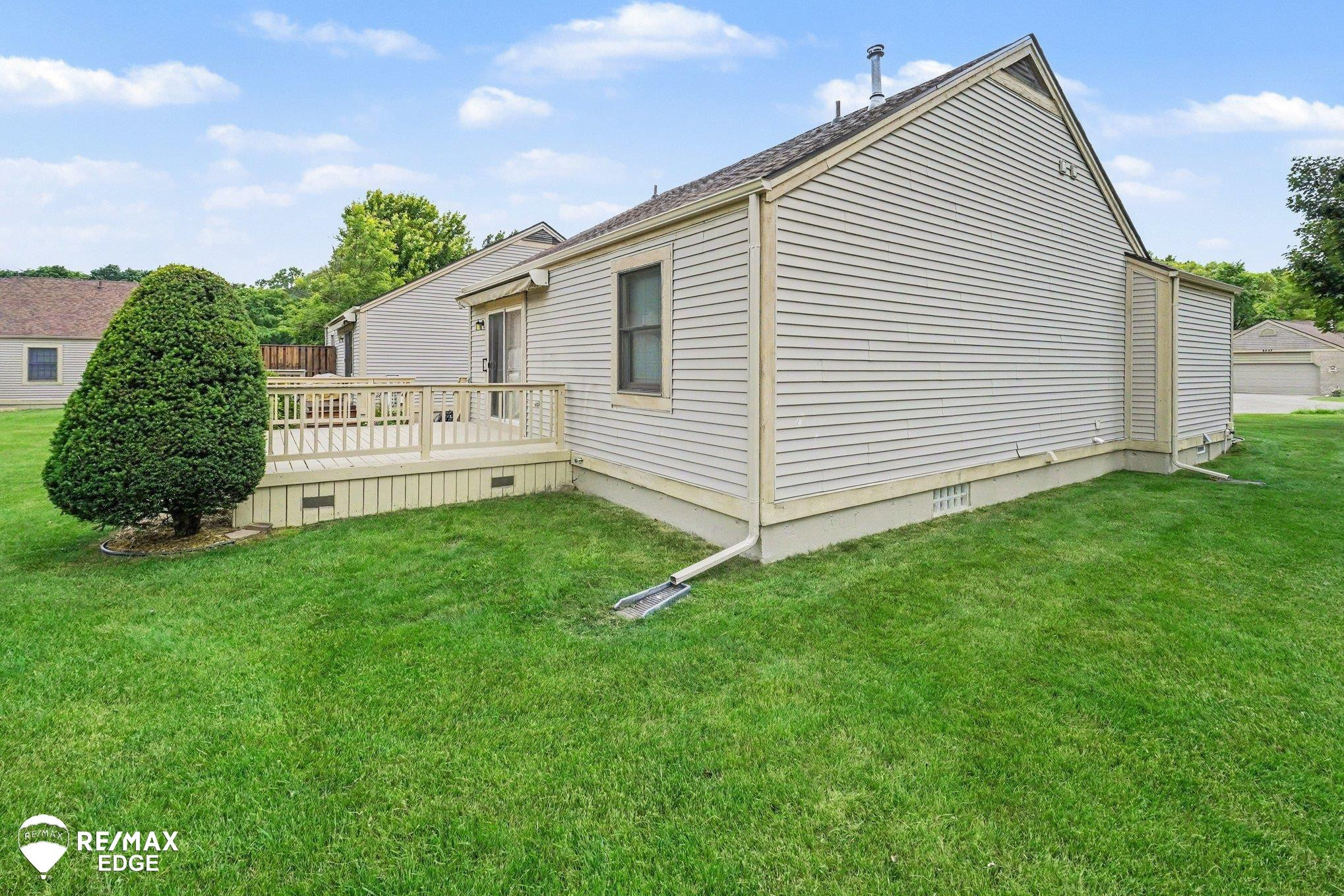 9606 Creek View Court, 107, Davison, MI 48423 — Photo 17