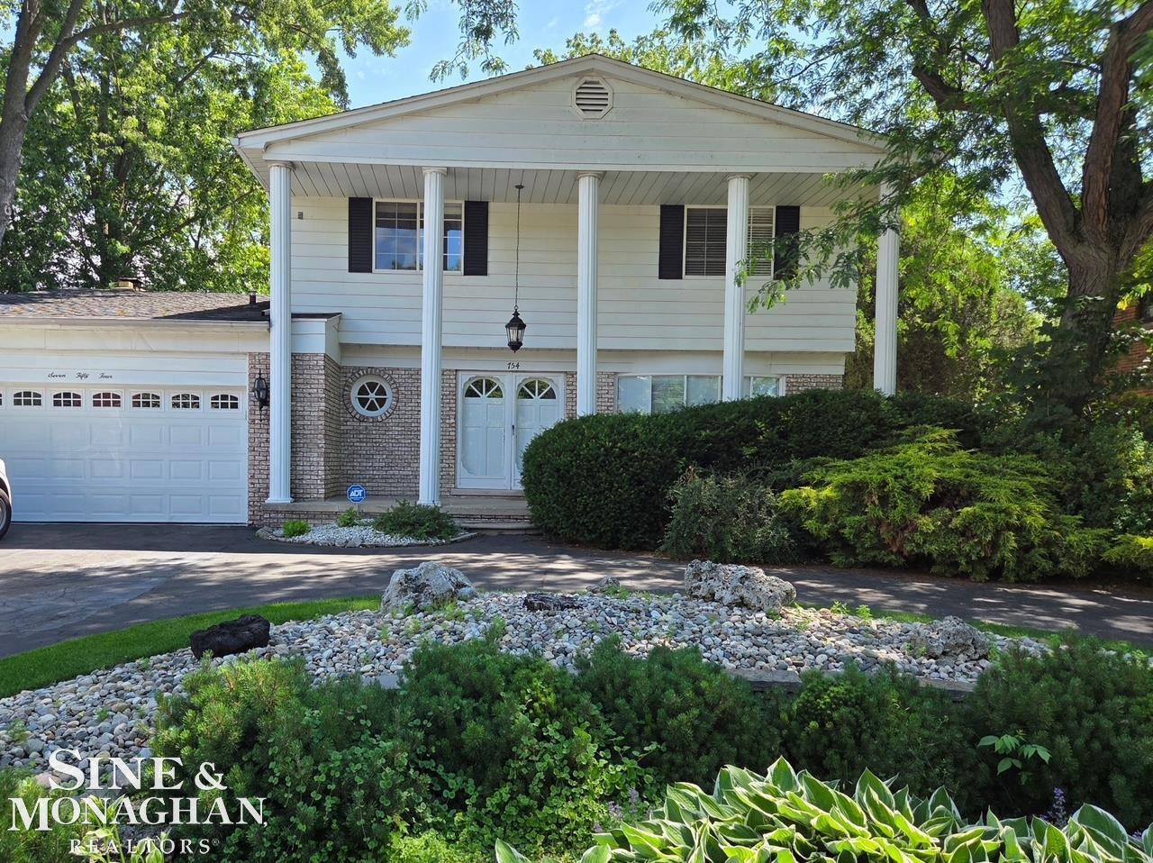 754 Bedford Road, Grosse Pointe, MI 48230 — front exterior