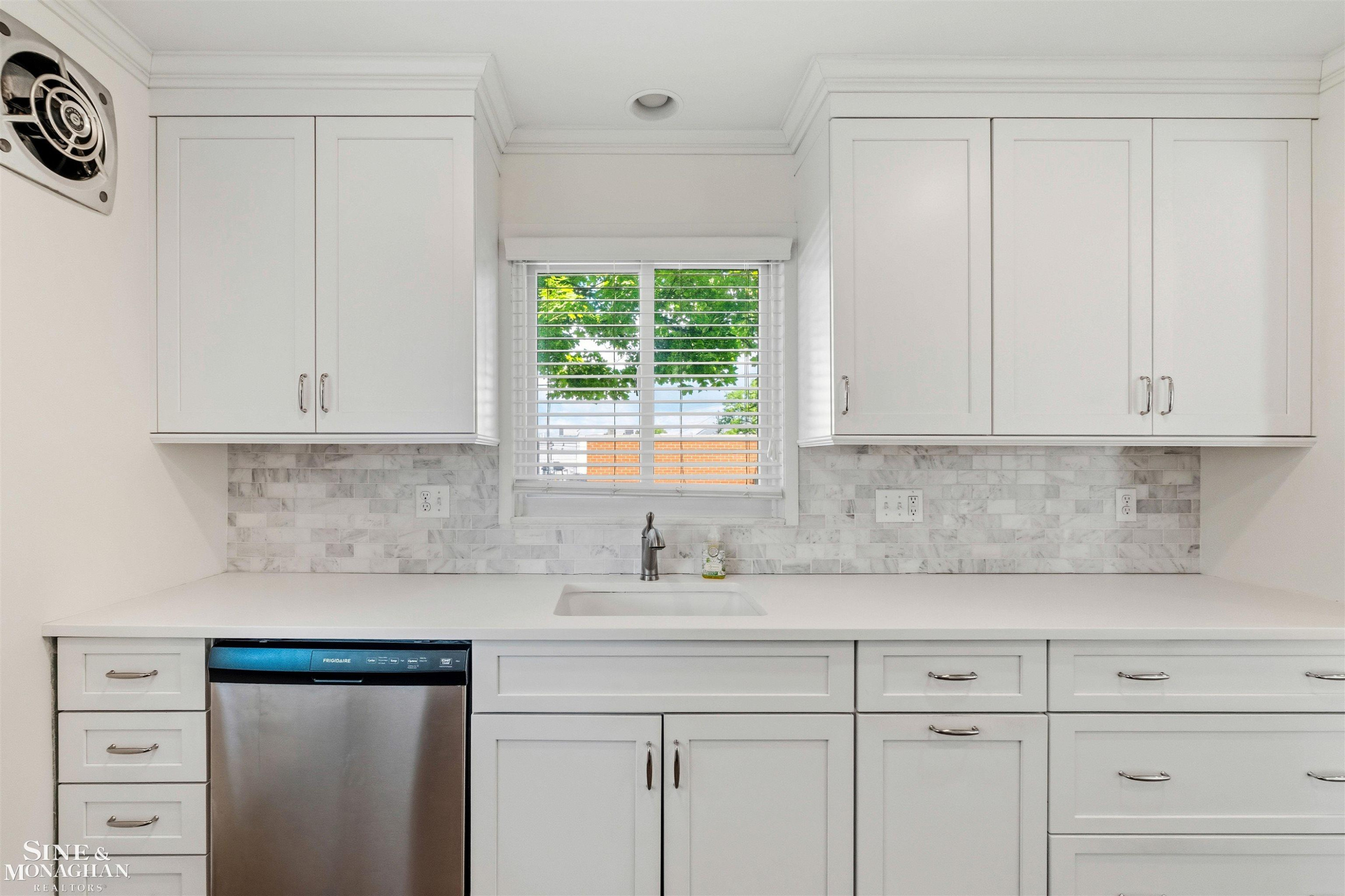 617 Notre Dame Street, Grosse Pointe, MI 48230 — Photo 12