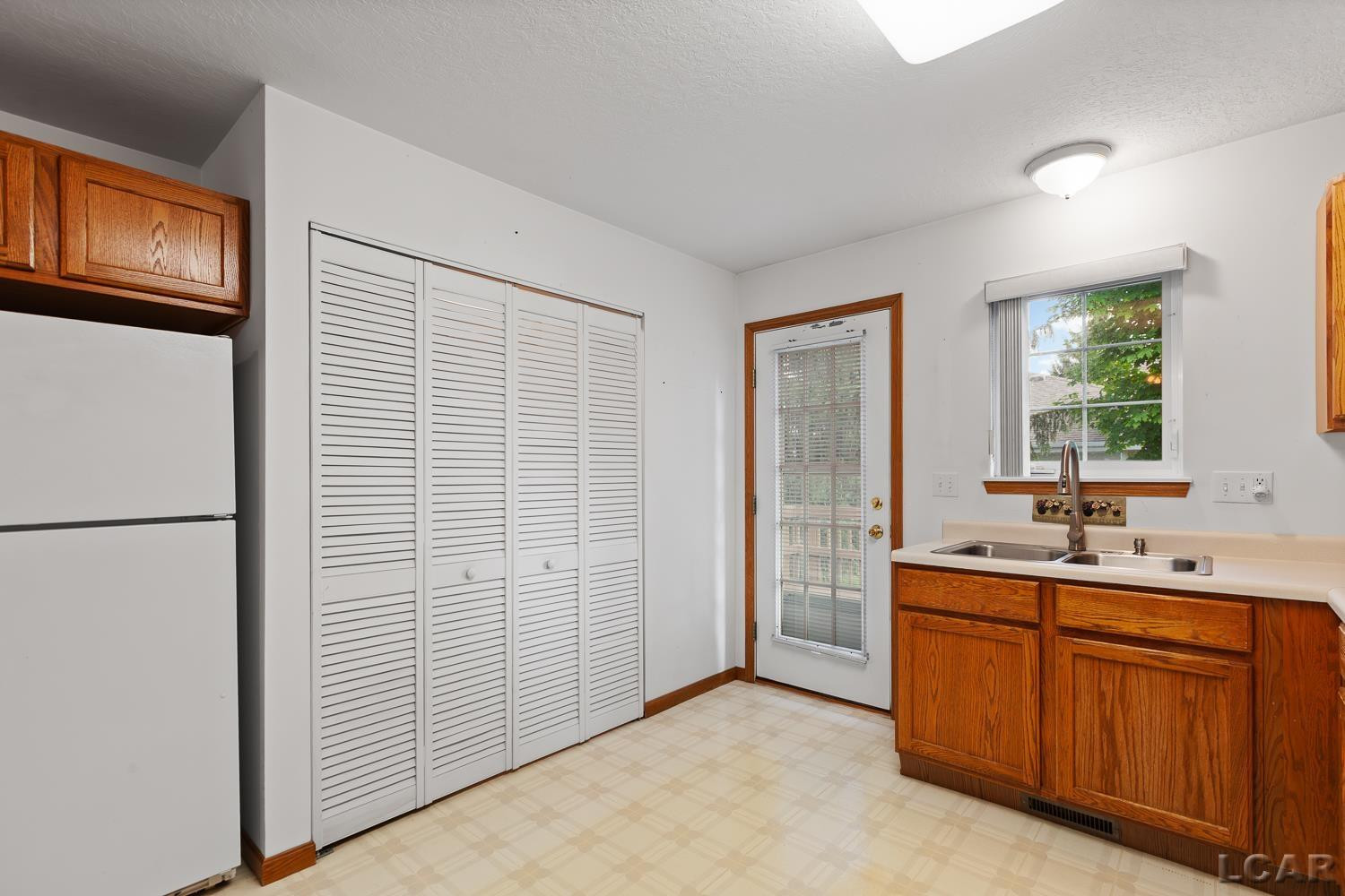 1902 STILLWATER Drive, Tecumseh, MI 49286 — Photo 10