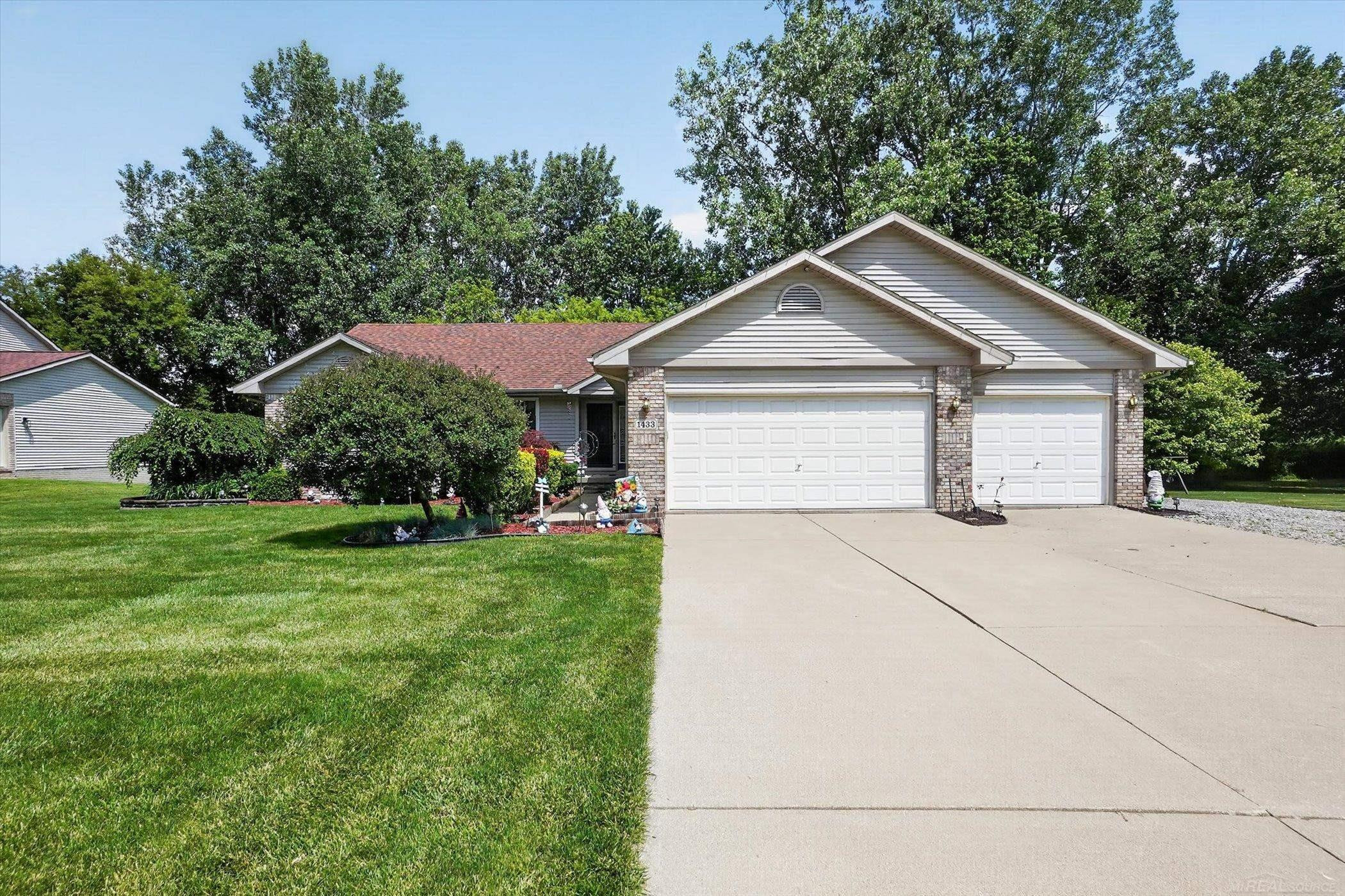 1433 NEWCASTLE Drive, Davison, MI 48423 — Photo 2