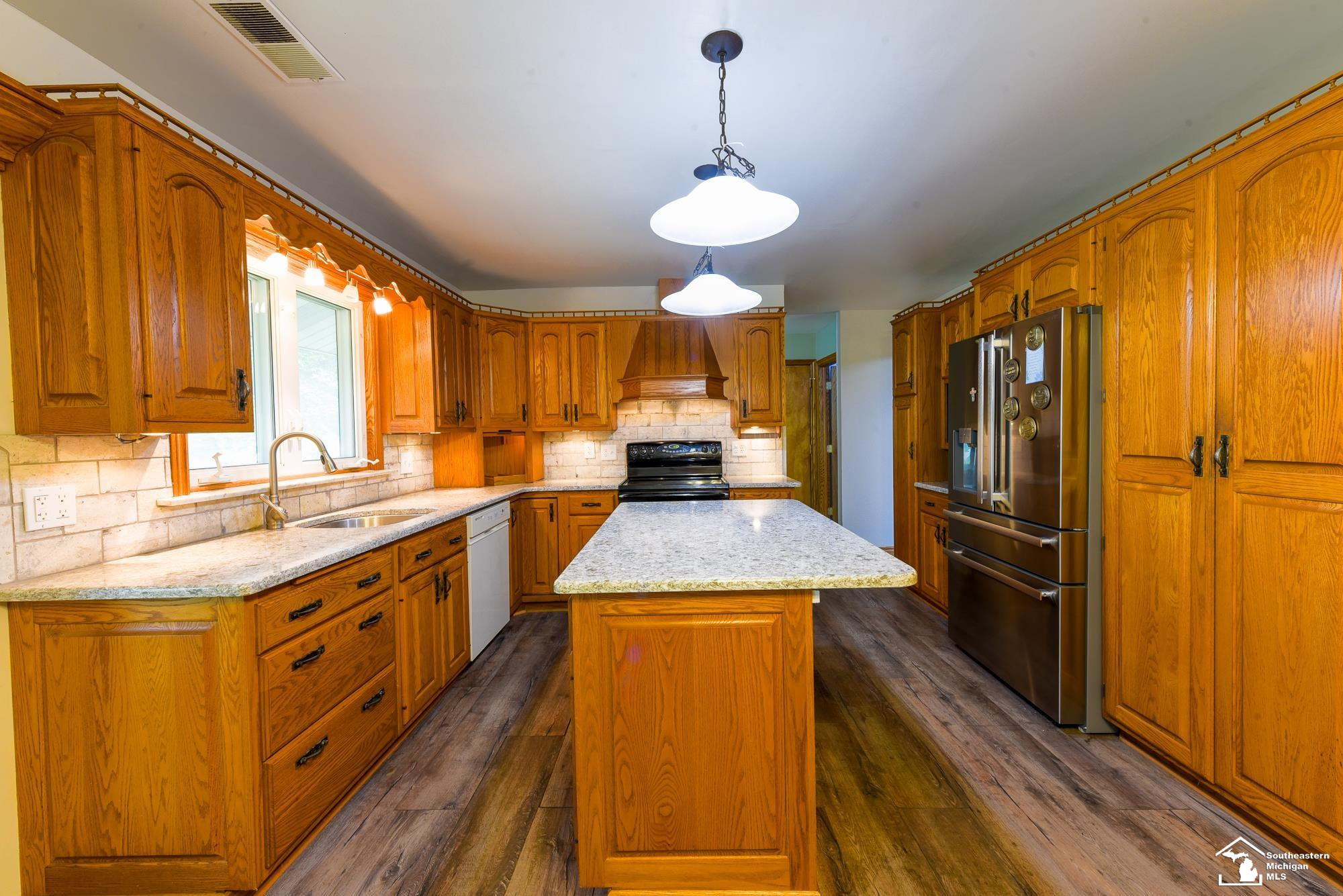 33920 Huron River Drive, New Boston, MI 48164 — Photo 5