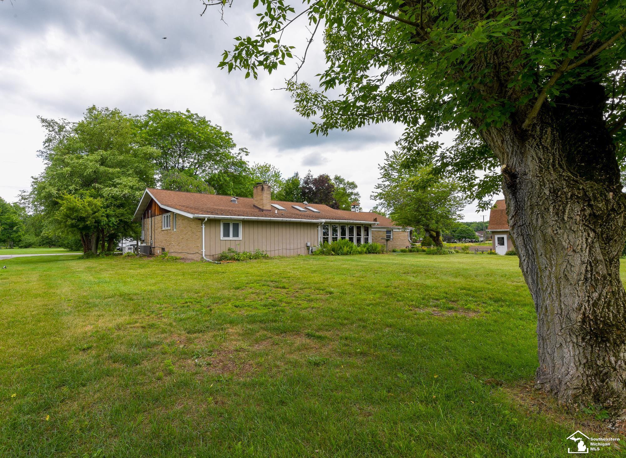 33920 Huron River Drive, New Boston, MI 48164 — Photo 38