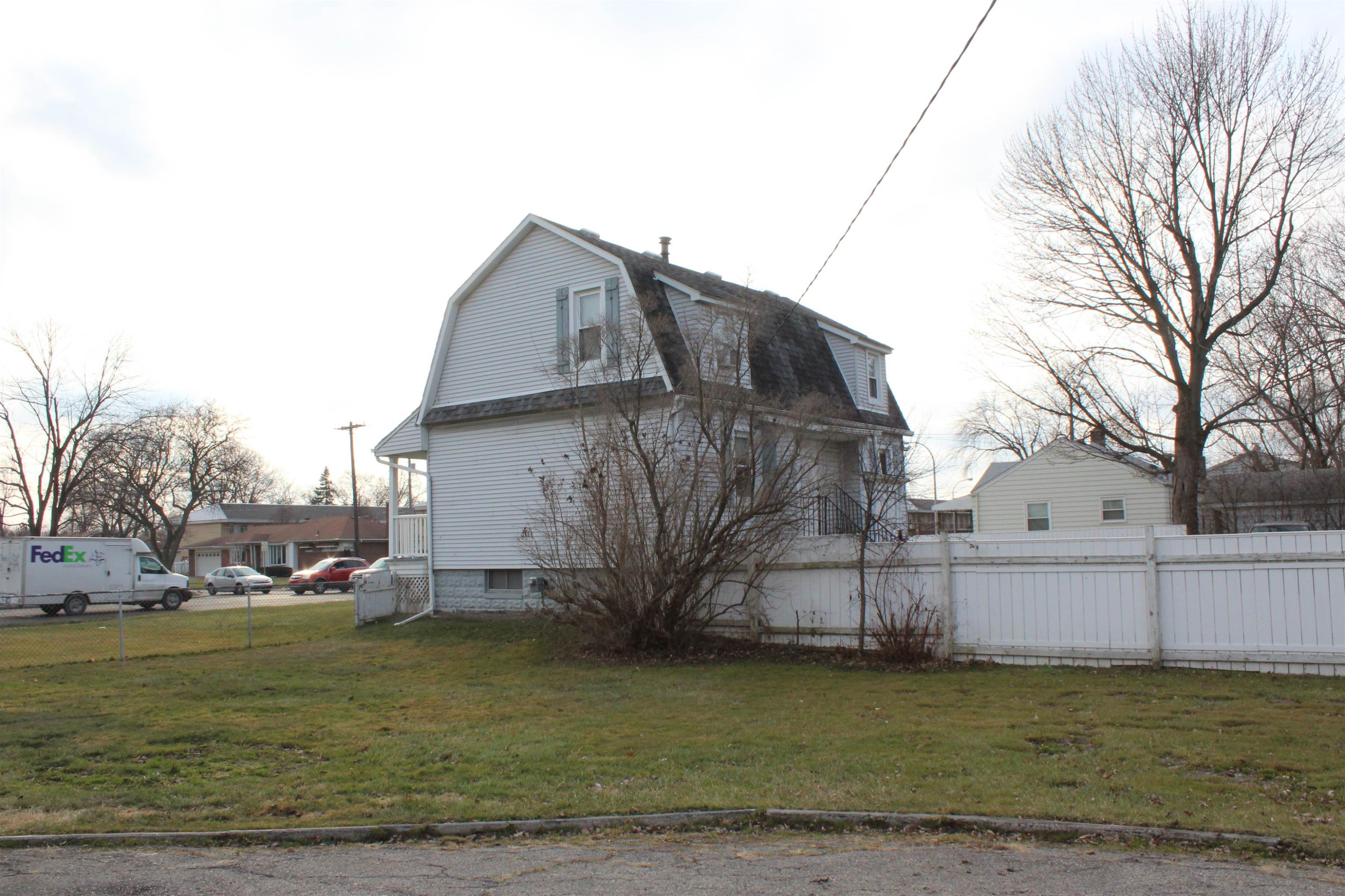 19537 E 12 Mile Road, Roseville, MI 48066 — Photo 16