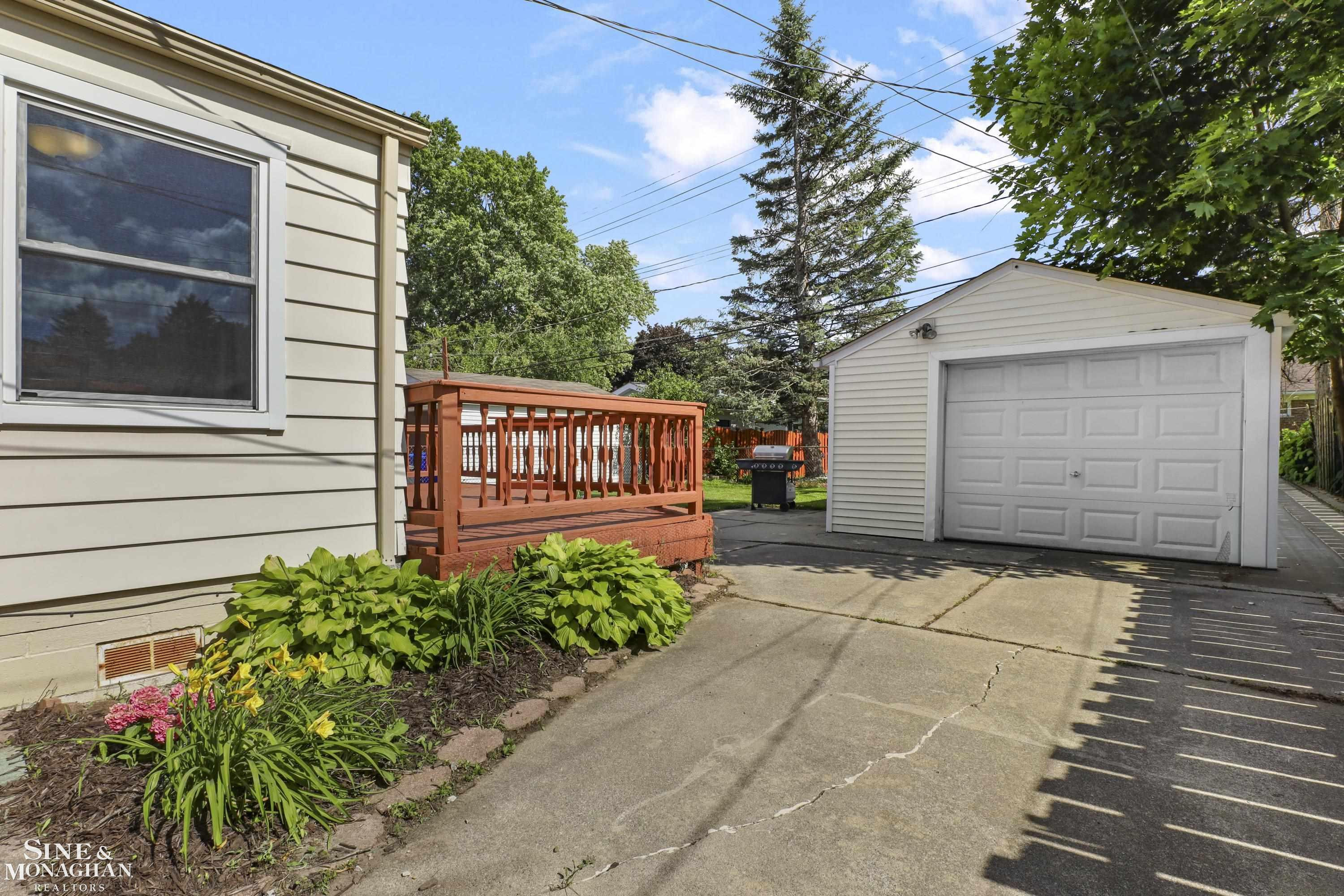 16532 Rosemary Street, Fraser, MI 48026 — Photo 29