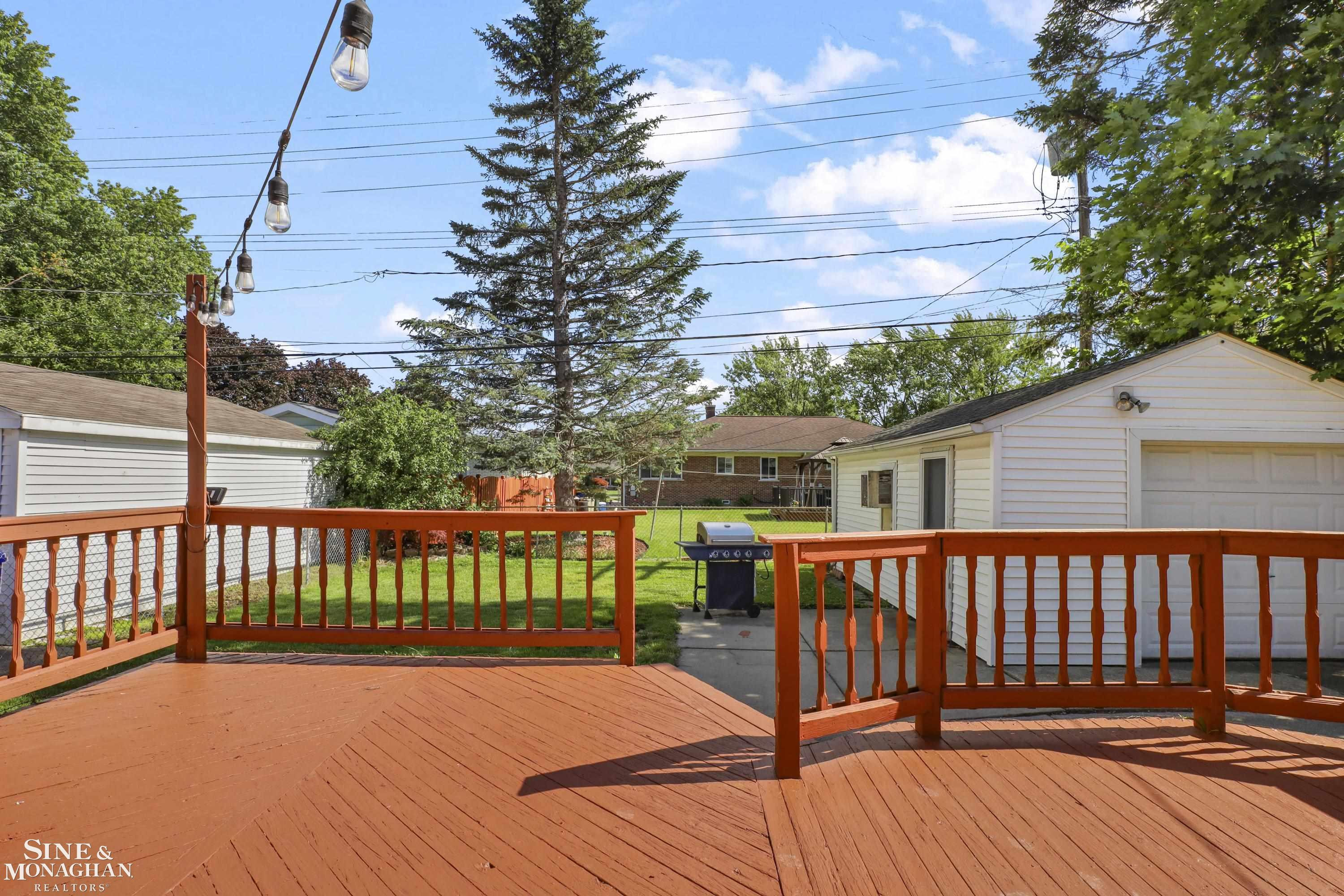 16532 Rosemary Street, Fraser, MI 48026 — Photo 34