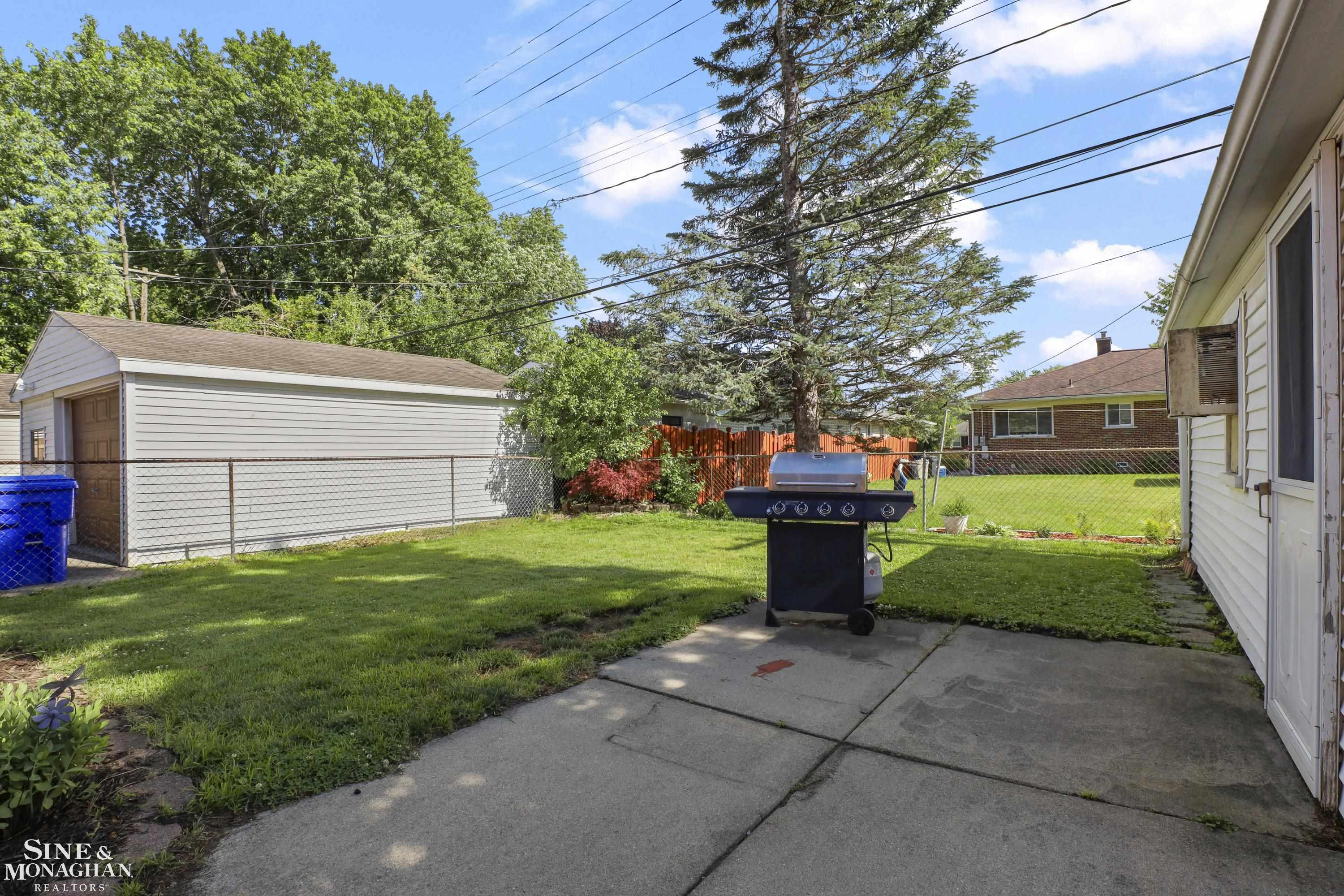16532 Rosemary Street, Fraser, MI 48026 — Photo 35