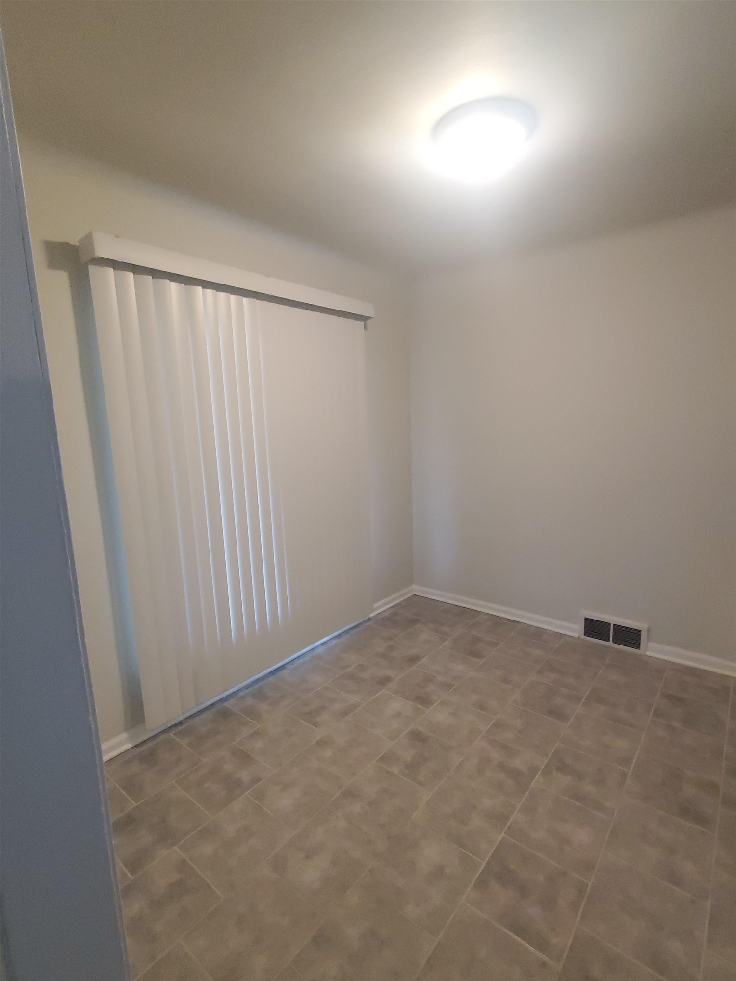 15687 Ash Avenue, Eastpointe, MI 48021 — Photo 4