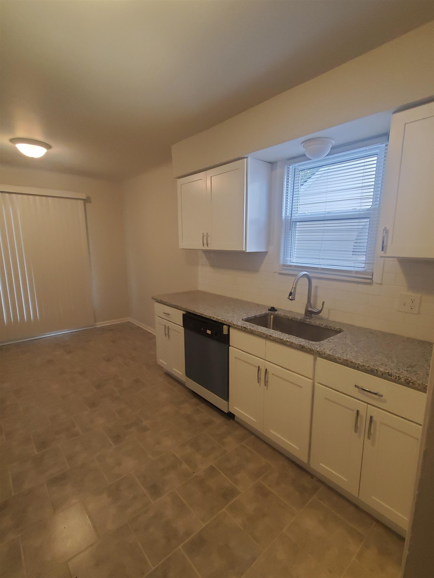 15687 Ash Avenue, Eastpointe, MI 48021 — Photo 7
