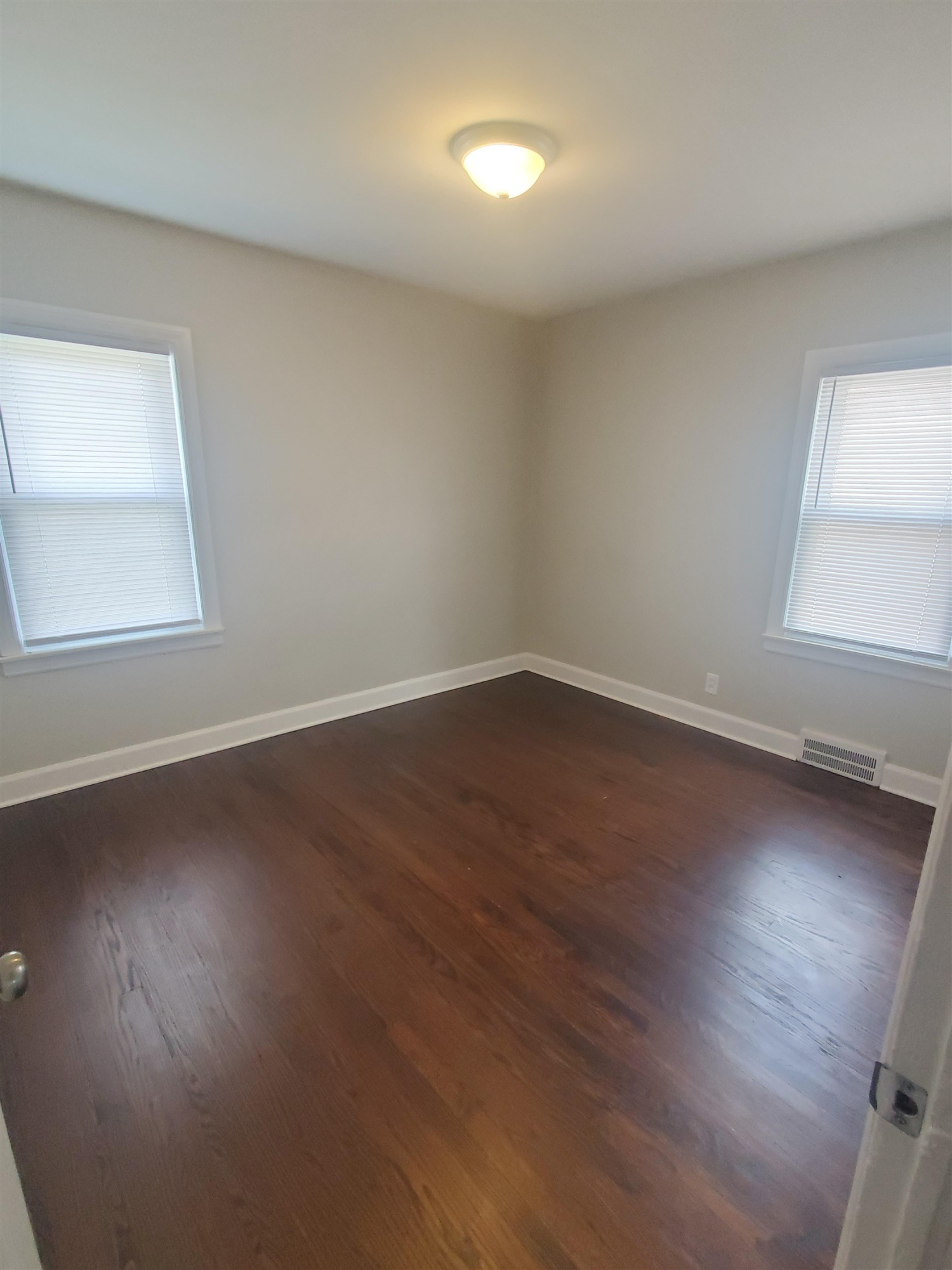 15687 Ash Avenue, Eastpointe, MI 48021 — Photo 11