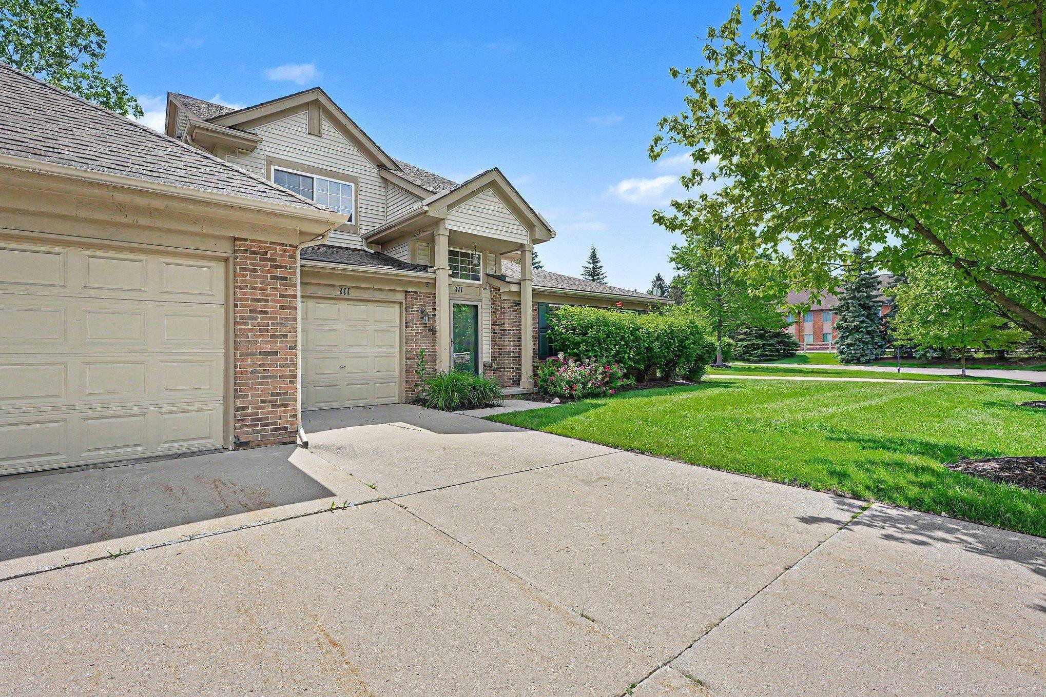 111 S Vista Drive, Auburn Hills, MI 48326 — Photo 3