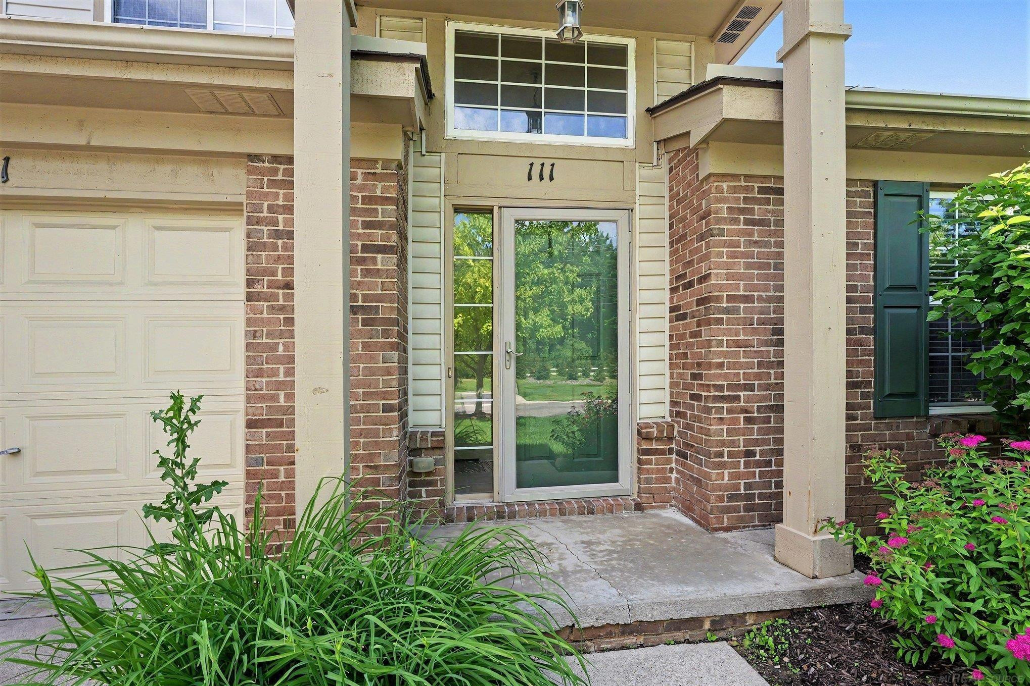 111 S Vista Drive, Auburn Hills, MI 48326 — Photo 4