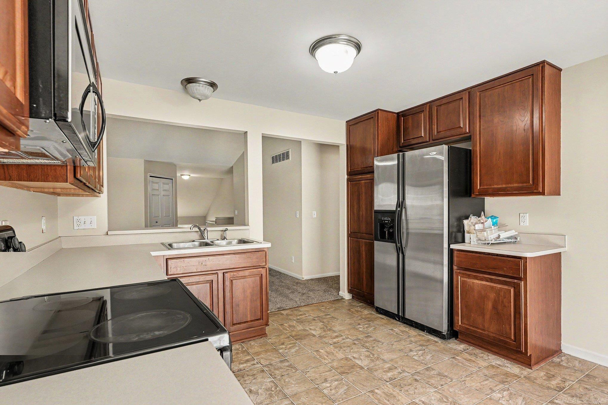 111 S Vista Drive, Auburn Hills, MI 48326 — Photo 9