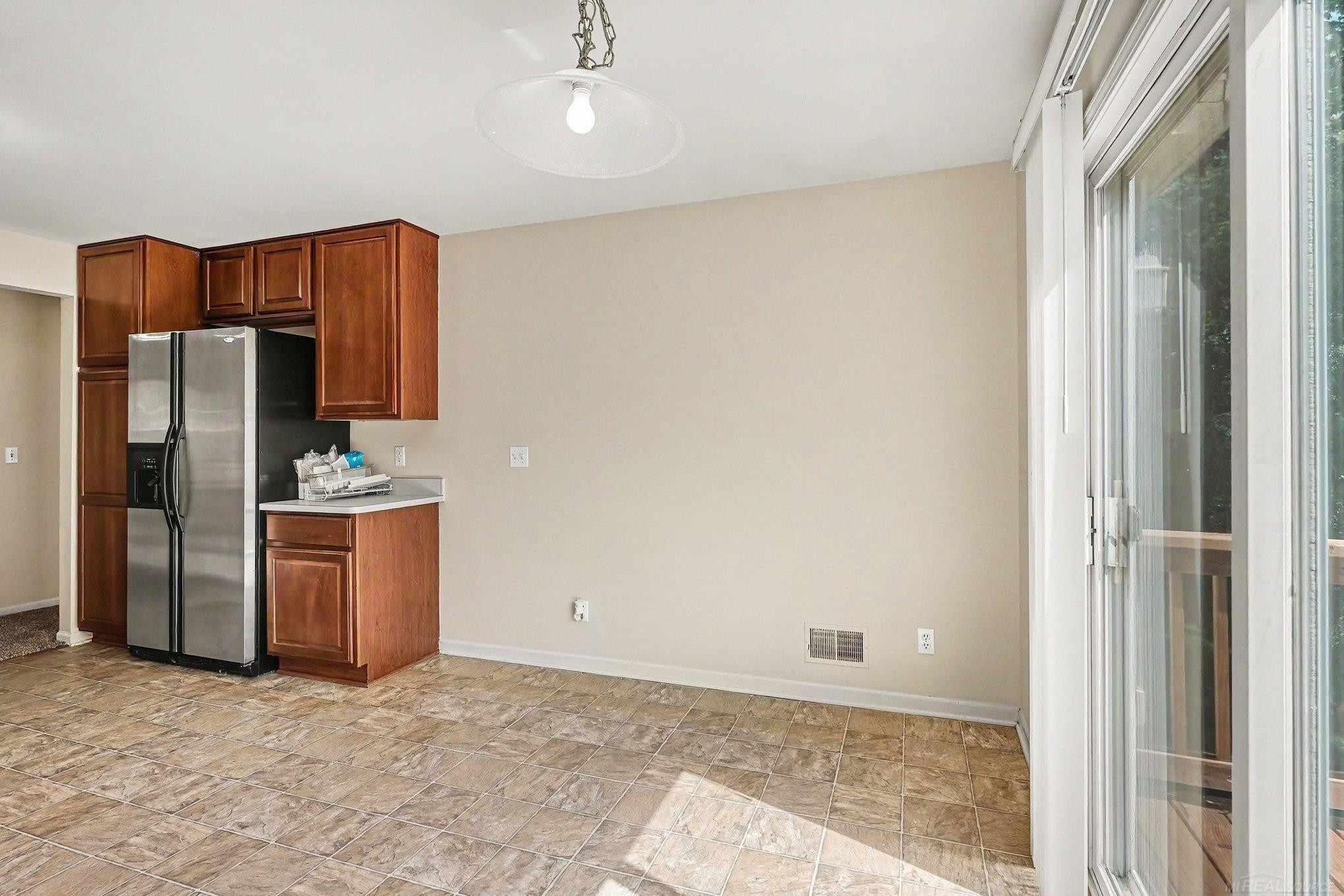 111 S Vista Drive, Auburn Hills, MI 48326 — Photo 12