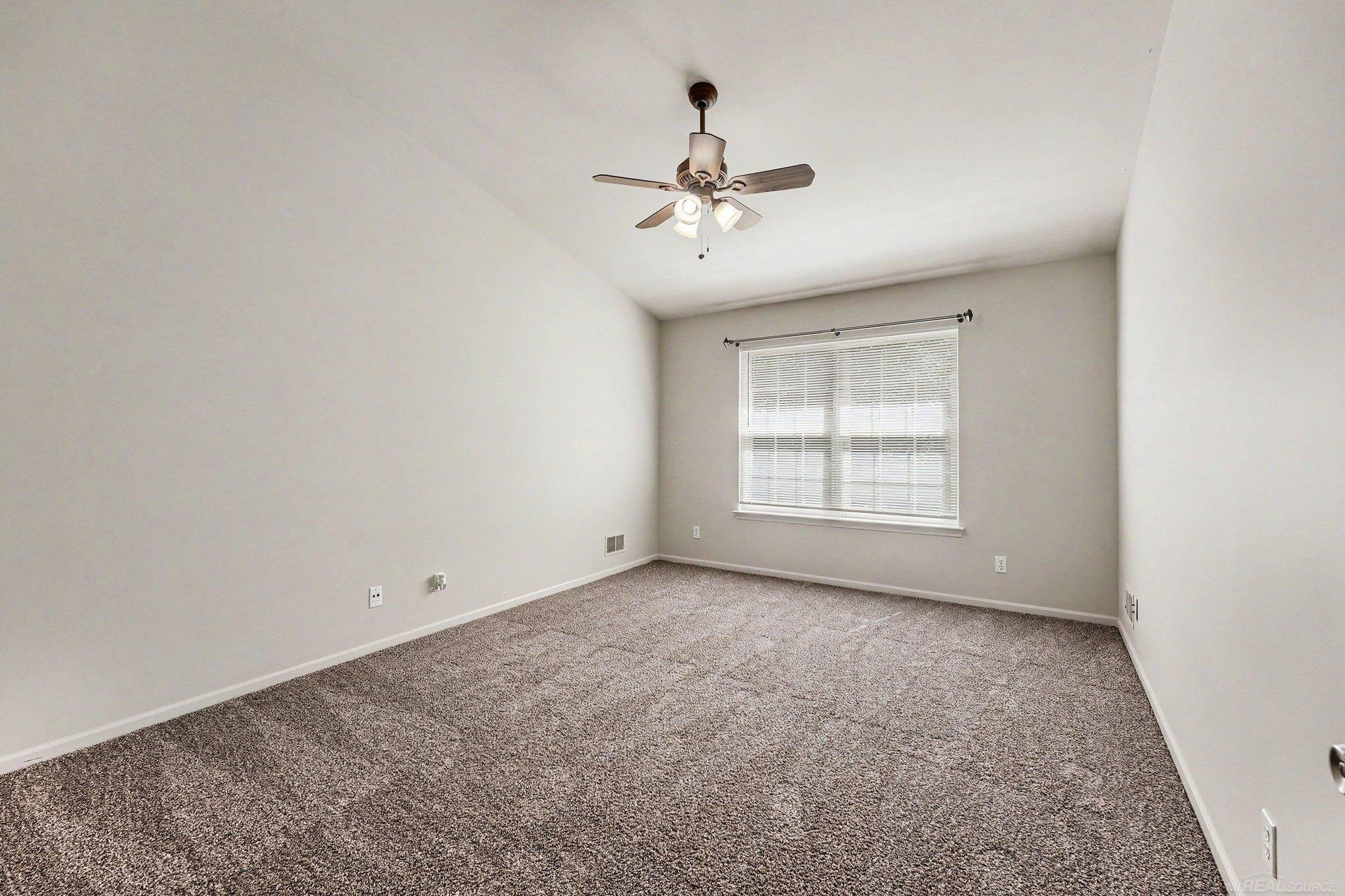 111 S Vista Drive, Auburn Hills, MI 48326 — Photo 14