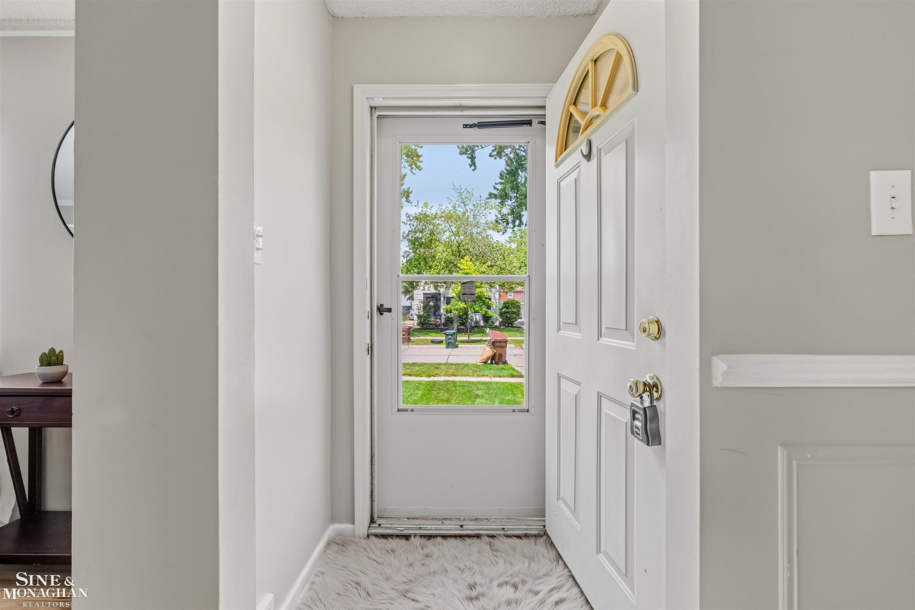 19282 Raymond Street, Grosse Pointe Woods, MI 48236 — Photo 3
