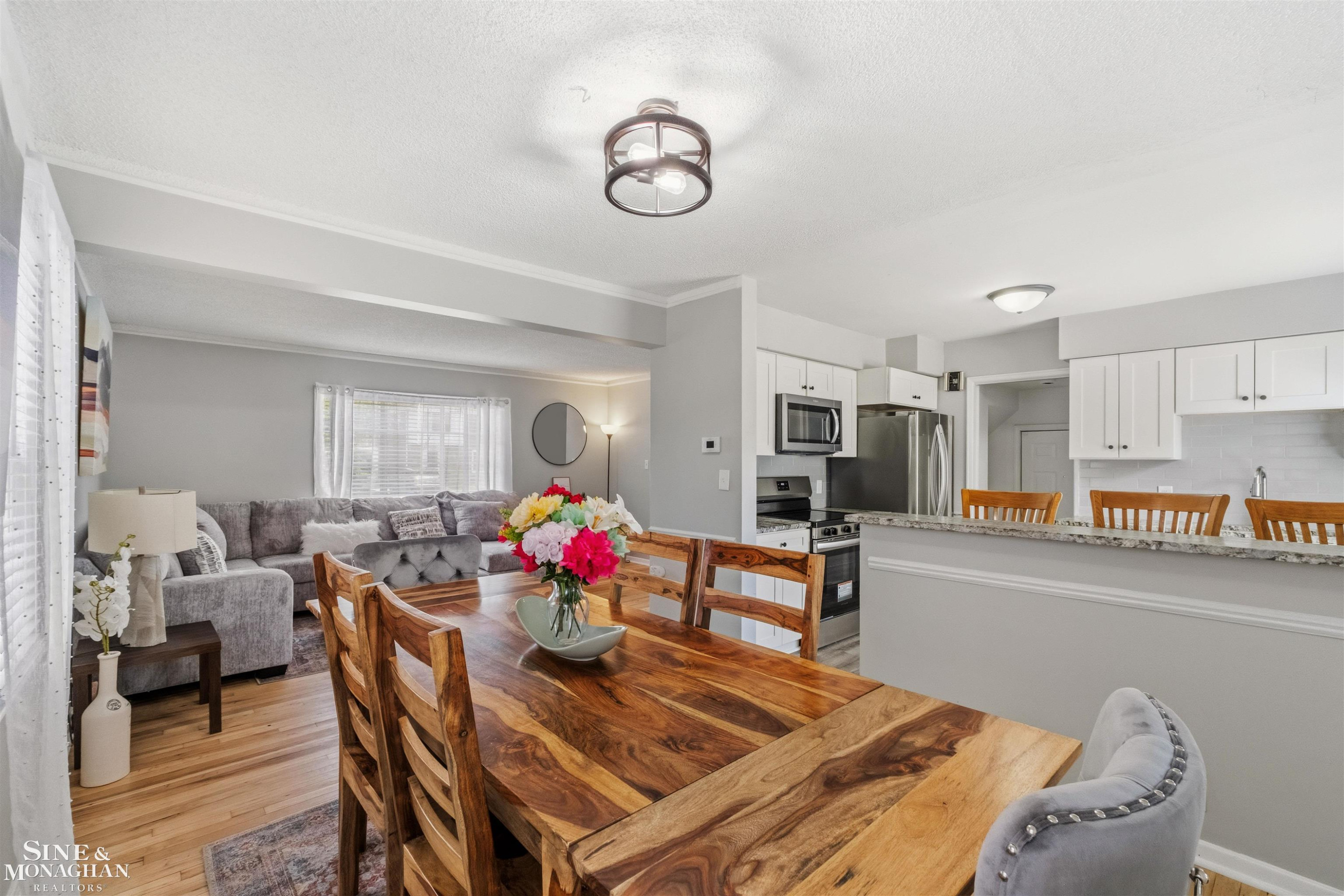 19282 Raymond Street, Grosse Pointe Woods, MI 48236 — Photo 11