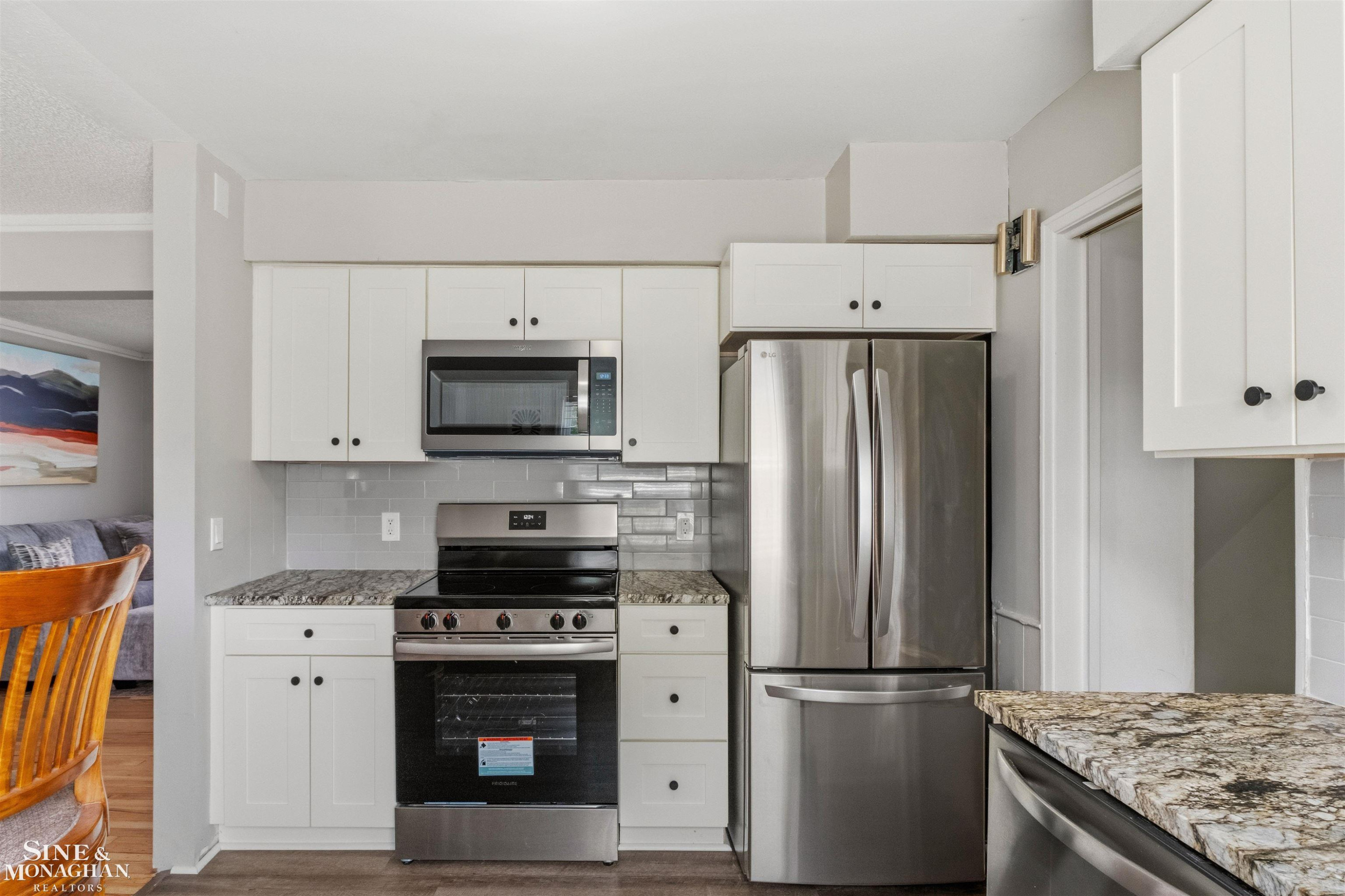 19282 Raymond Street, Grosse Pointe Woods, MI 48236 — Photo 13