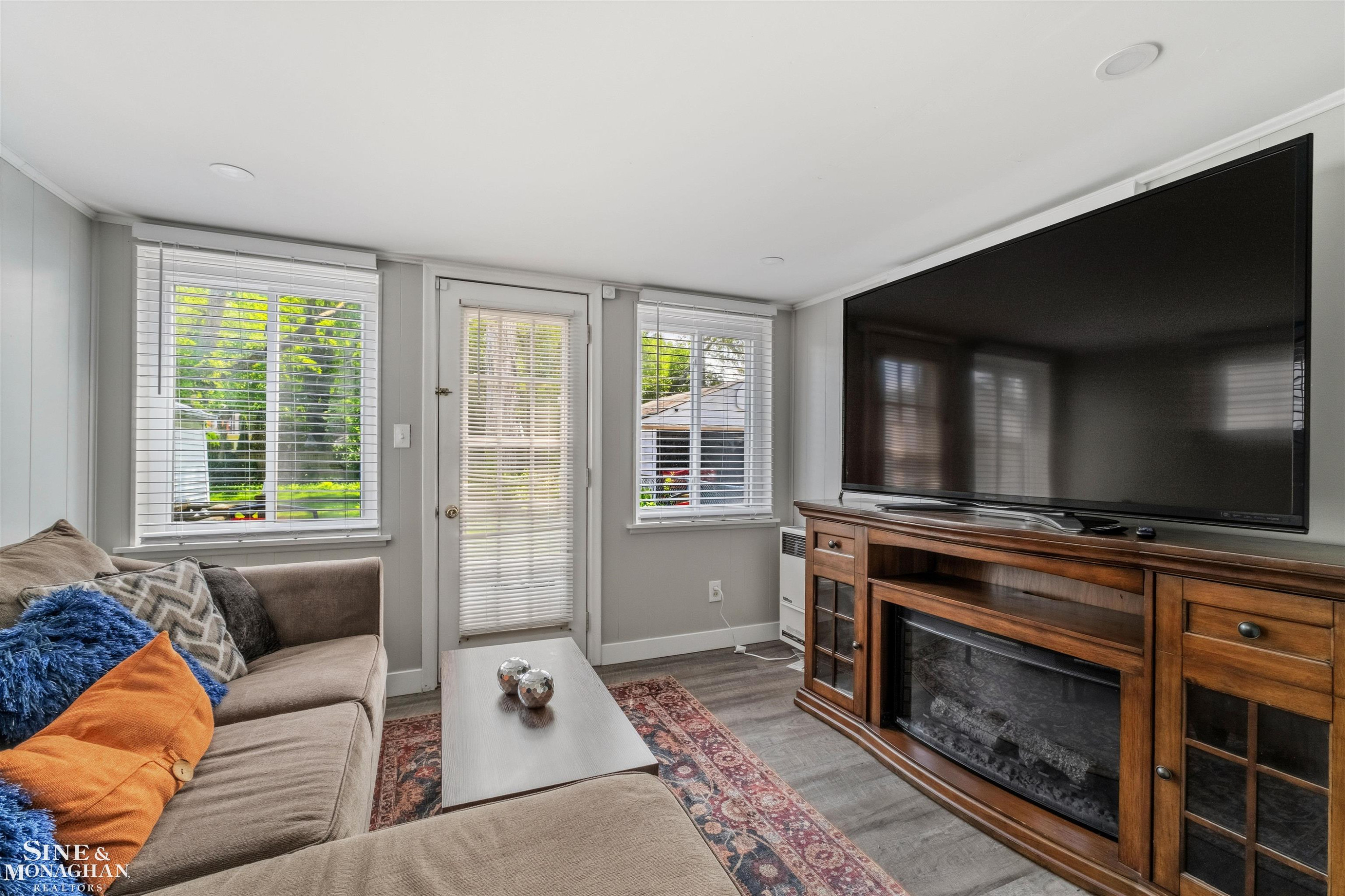 19282 Raymond Street, Grosse Pointe Woods, MI 48236 — Photo 15