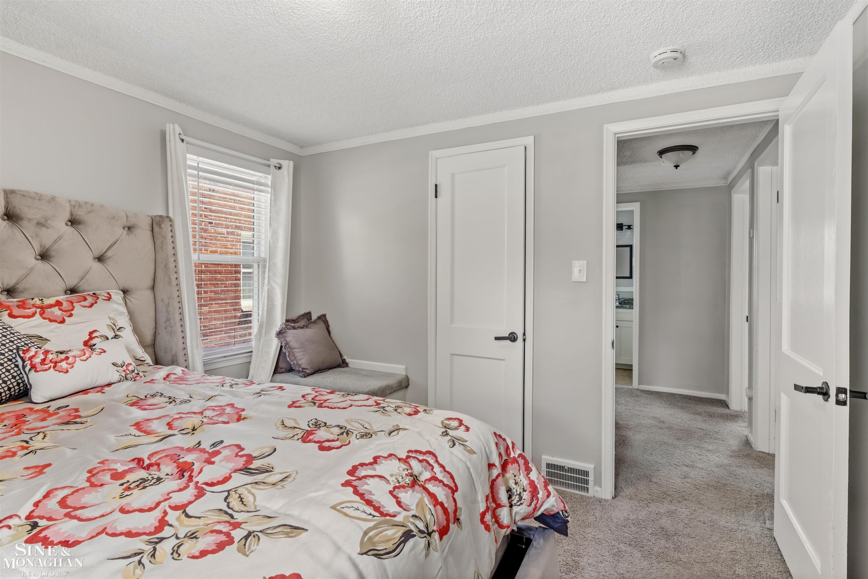 19282 Raymond Street, Grosse Pointe Woods, MI 48236 — Photo 20
