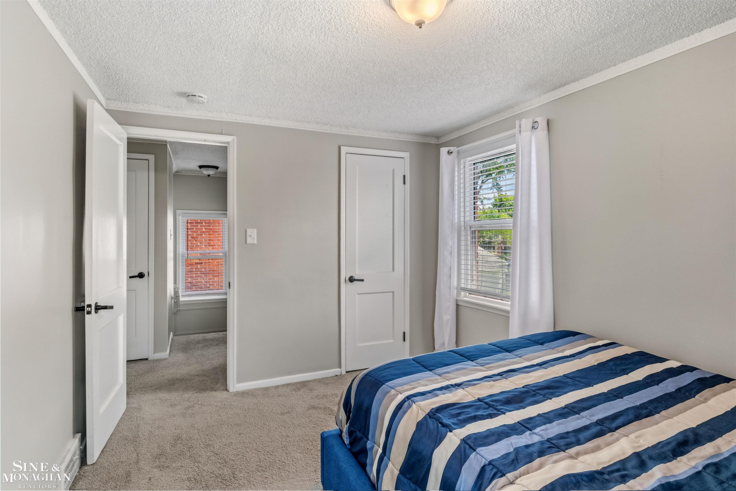 19282 Raymond Street, Grosse Pointe Woods, MI 48236 — Photo 24