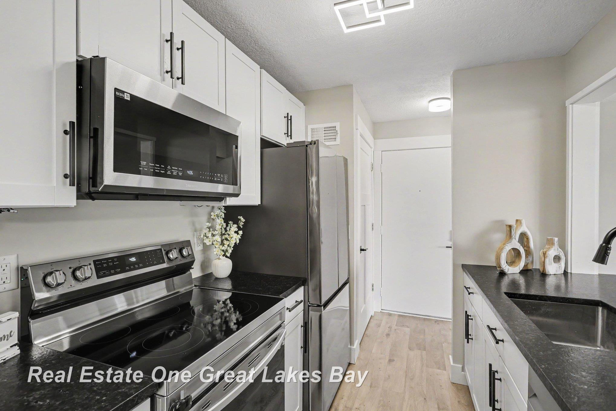6091 Western Drive, Saginaw, MI 48638 — Photo 7