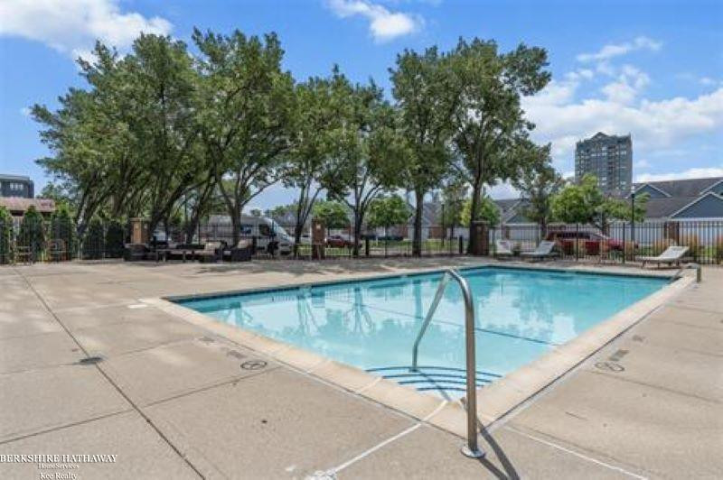 250 E Harbortown #1110 Drive, 1110, Detroit, MI 48207 — Photo 7